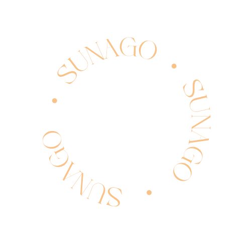 Circular arrangement of the word 'SUMAGO' repeated four times with dots between them.