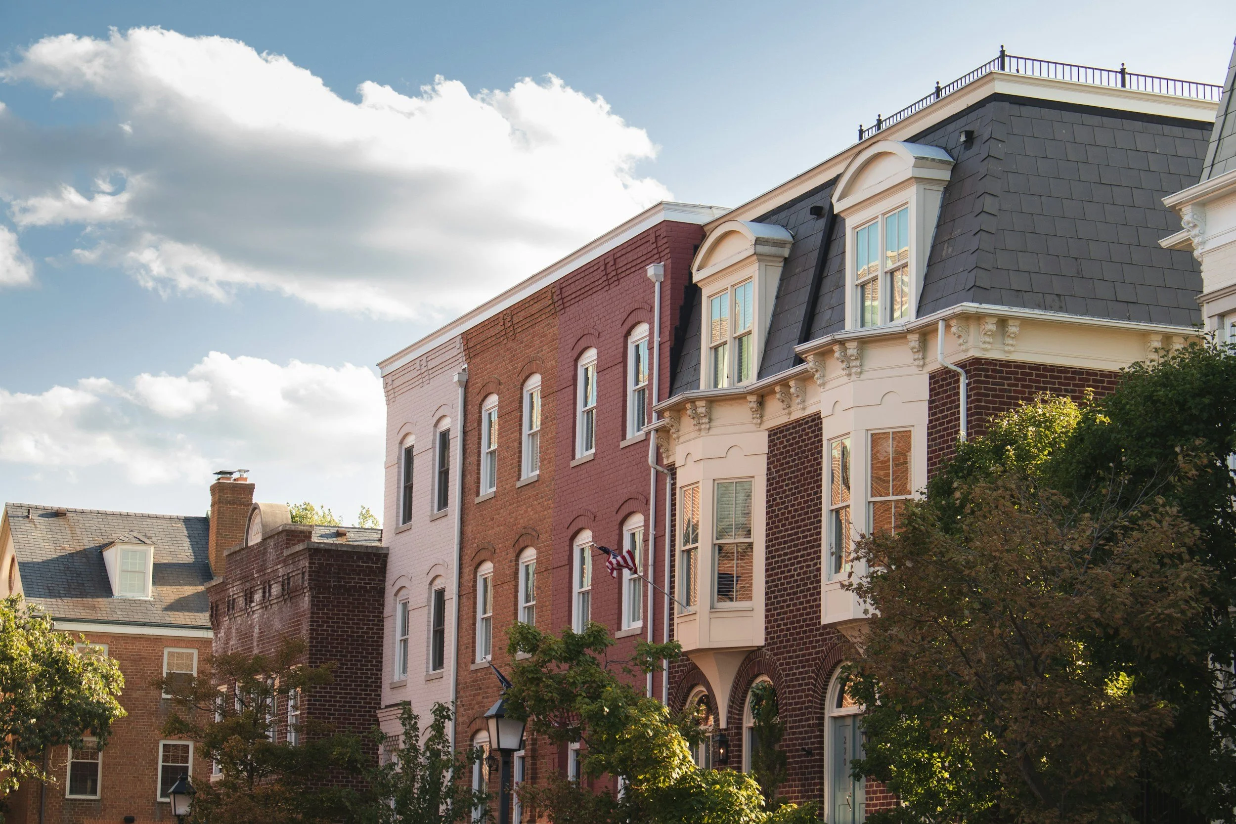 an image of row homes in Alexandria, Virginia