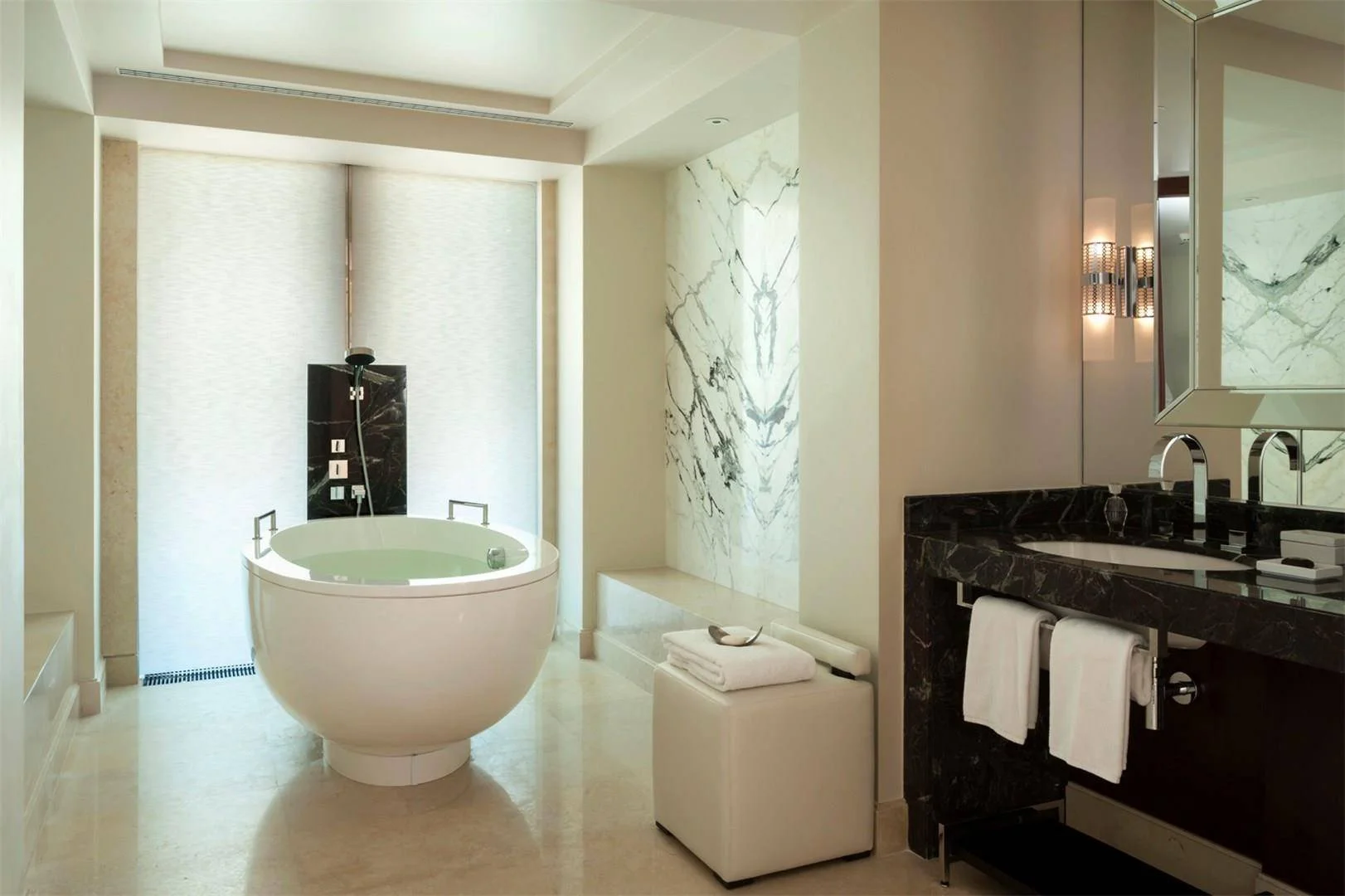 Four Season - Moscow