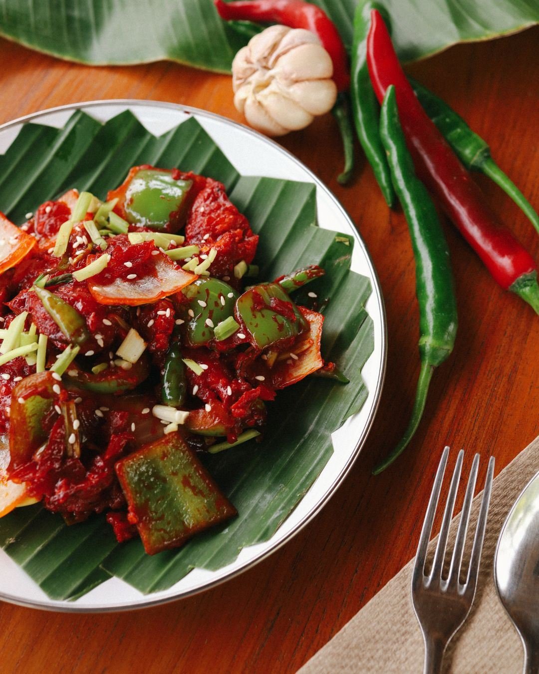 Chili Chicken is here to make your taste buds go crazy... IYKYN
We also have Chili Paneer (for the veggies)
This Chinese-Indian fusion dish is commonplace on any take-out menu in India and can be found on our all-day Snack Menu
😜🌶🍗🧅🫑

#IndianRes