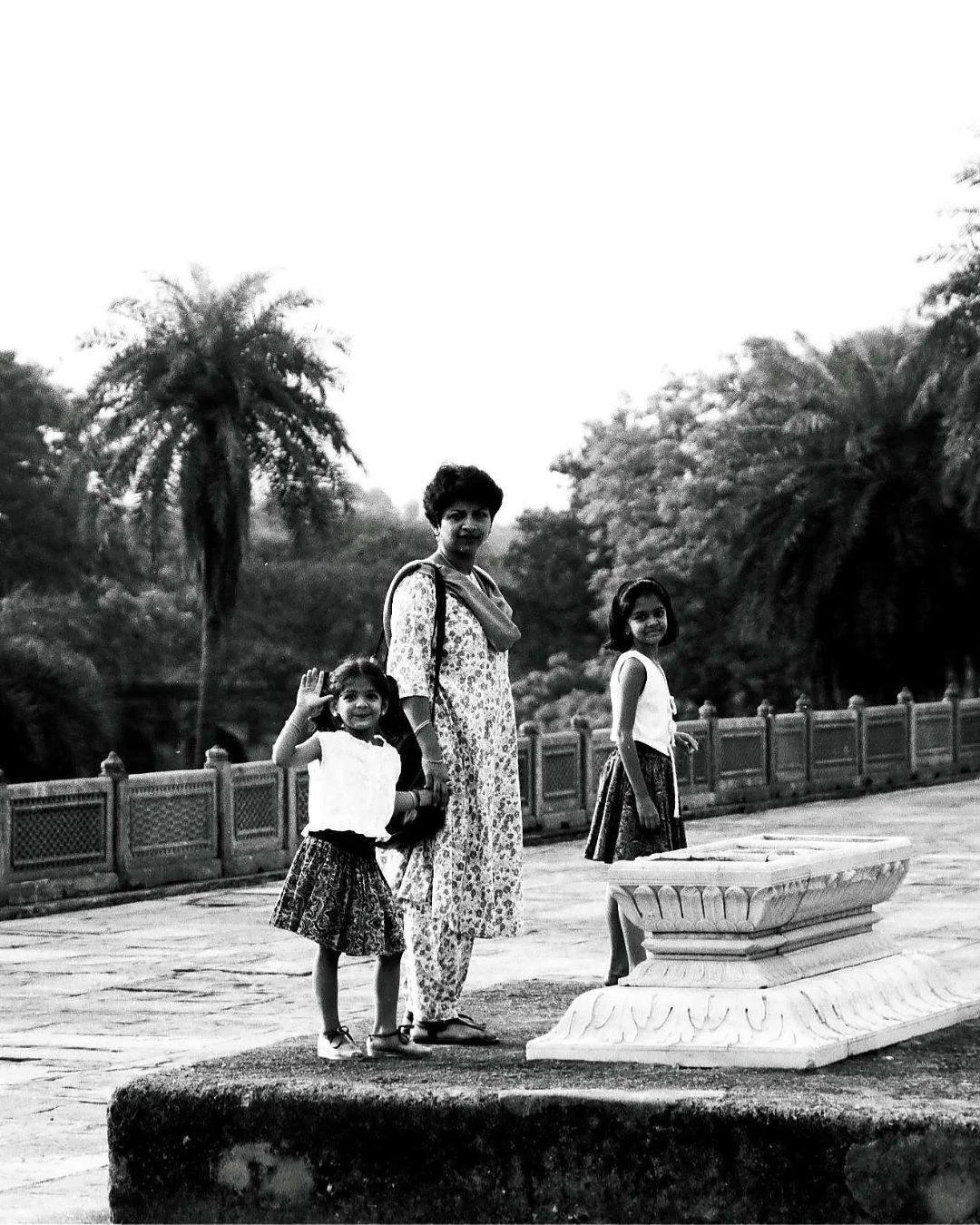 Heyyyy! That&rsquo;s me  holding my mum&rsquo;s hand. Our family started this restaurant in 2021 with the goal of sharing home cooked classics, and are so grateful to still have our cozy restaurant minutes from the beach! Please come by and say Hi an