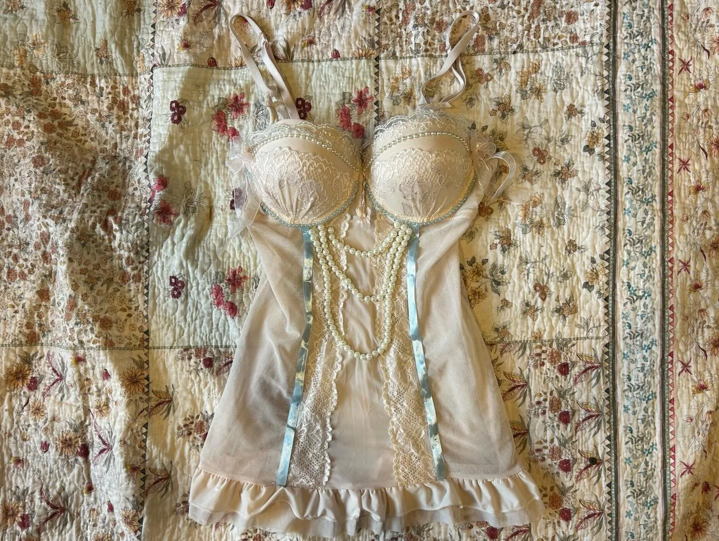 latest upcycling diy project ⋆⭒˚.⋆

rococo inspired baby pink lace corset lingerie top

#rococo #upcycling #upcycled #fashion #textiles #fashiondesign #design #design