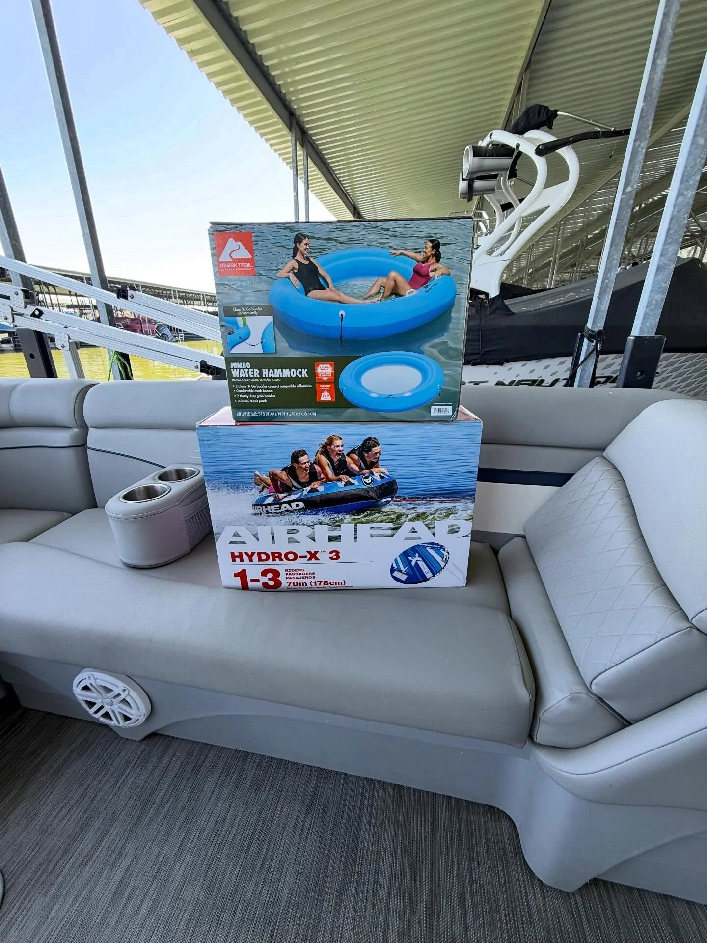 More fun just dropped 😏
Would you try this on your next lake day?

#BoatByVal #LakeLewisville #PontoonLife #LakeDay #DFWFun