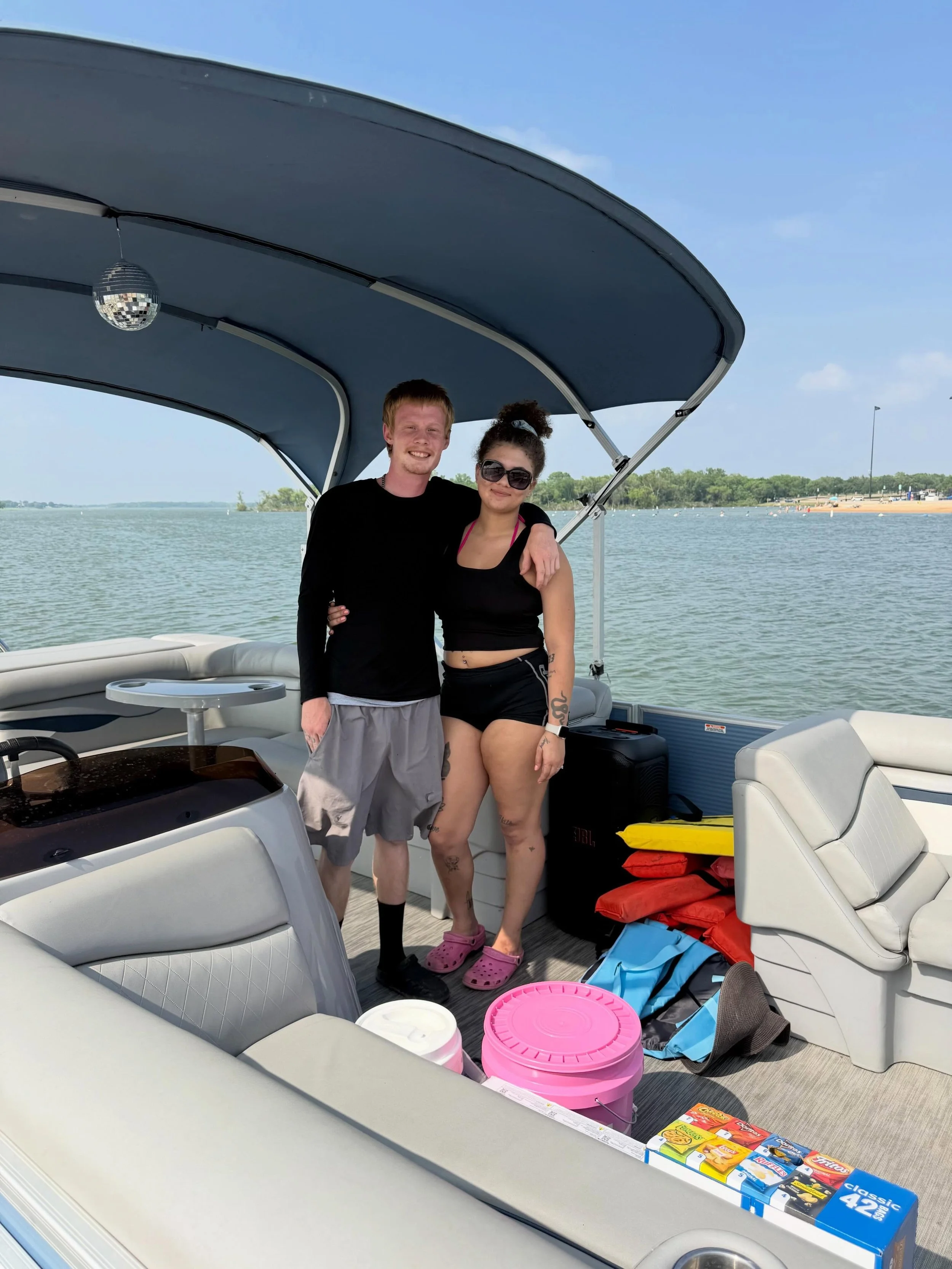This > dinner dates every time 🌊💙

DM to plan your lake date ✨ tap bio

#LakeLewisville #CoupleGoals #DFW #BoatDay #BoatByVal