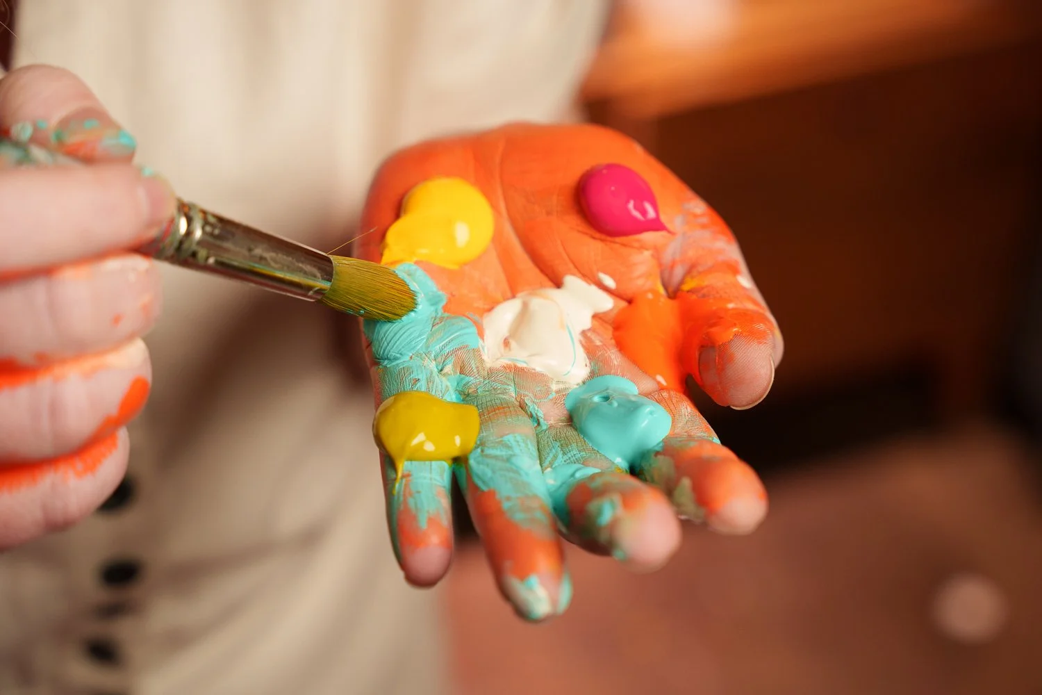 Taideterapia ja akryylimaalauspajat Hämeenlinnassa