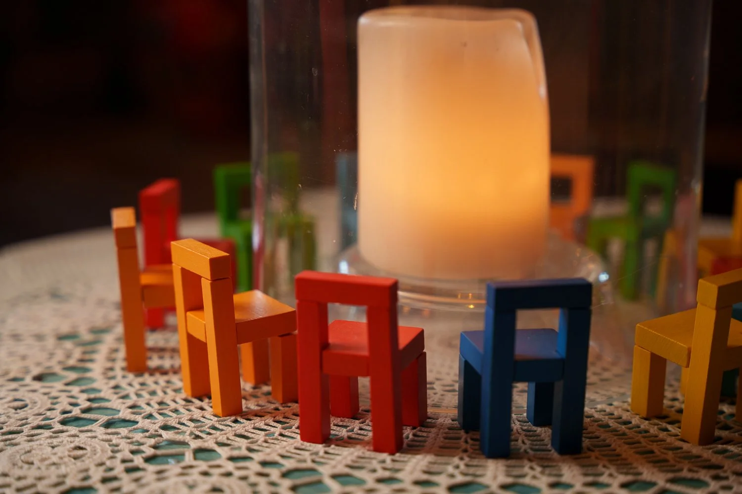 Taideterapia ja luovat maalauspajat Hämeenlinna Rina Dhakal Omata Art and Joy