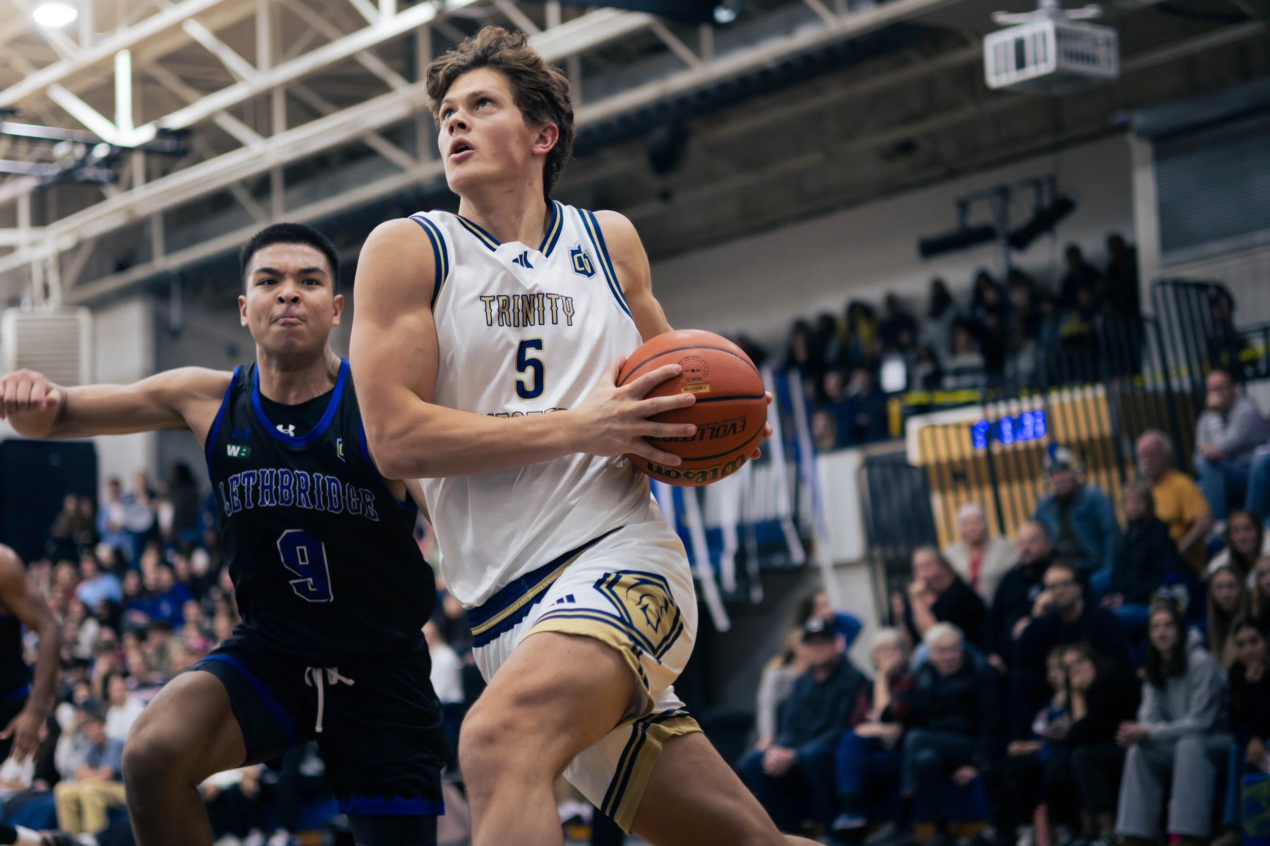 Mens Basketball-16.jpg