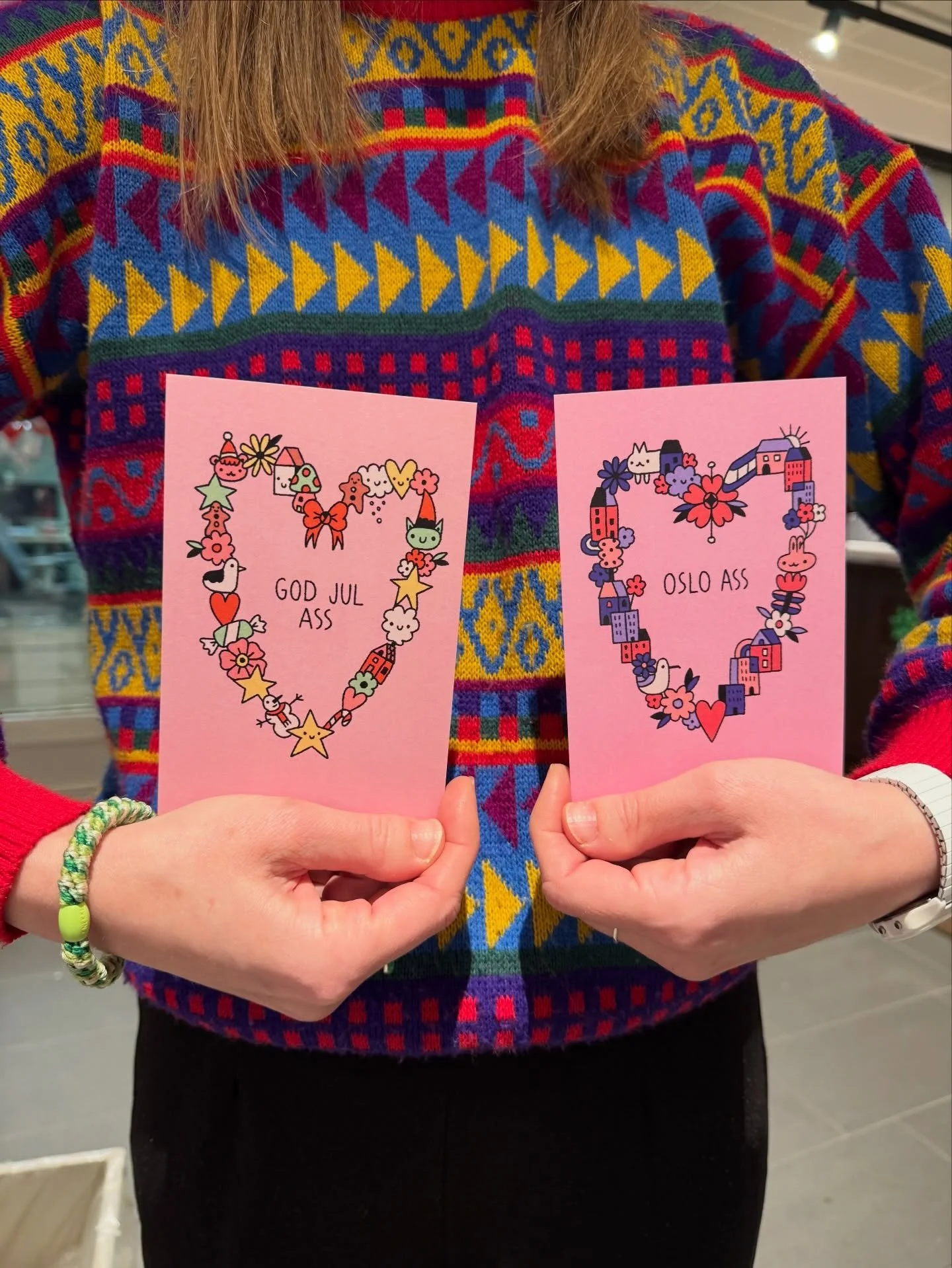 Skal du sende julekort i &aring;r? Da er det p&aring; tide &aring; sende oss en bestilling💌 Vi kan hjelpe deg med design og print🎄

Disse kortene har @sensuellkarusell laget, kj&oslash;p de hos @heiaklubben &hearts;️

#webergs #webergsprintshop #ju