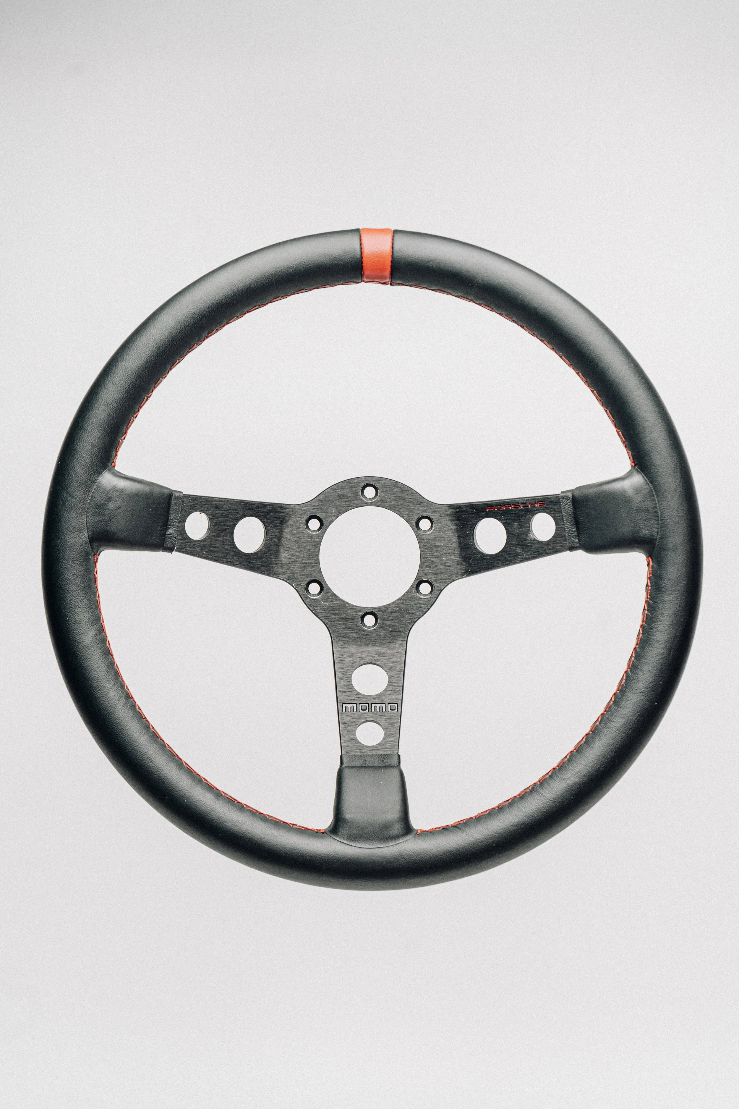M964_2026_01_Momo GT2 Steering Wheel-05849.jpg