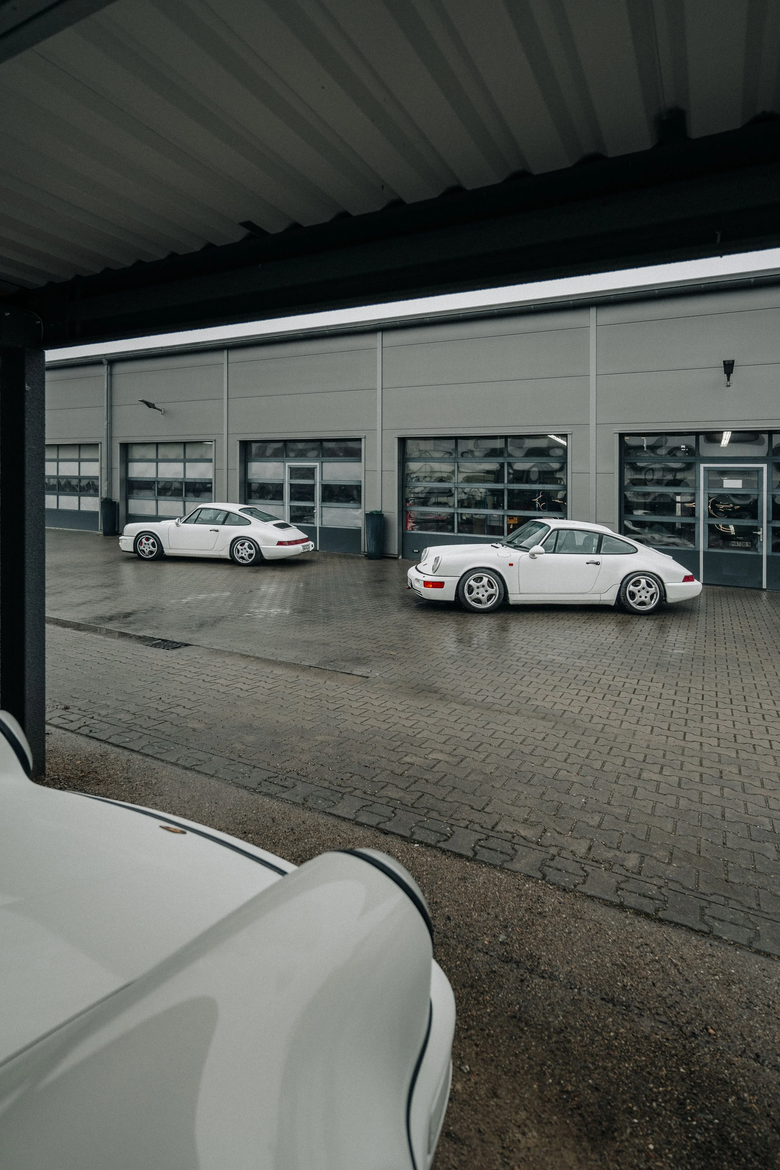 M964_2026_01_964C4_Gentleman Driver in Rain-02075.jpg