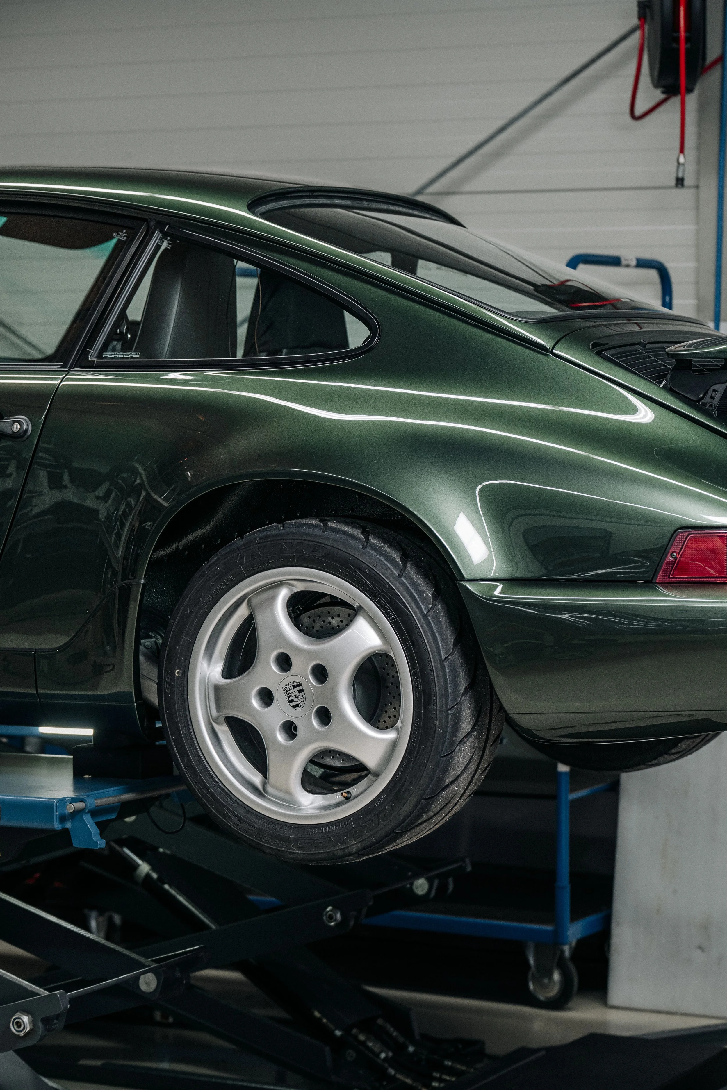 M964_2025_12 - 964C4 oakgreen build-02963.jpg