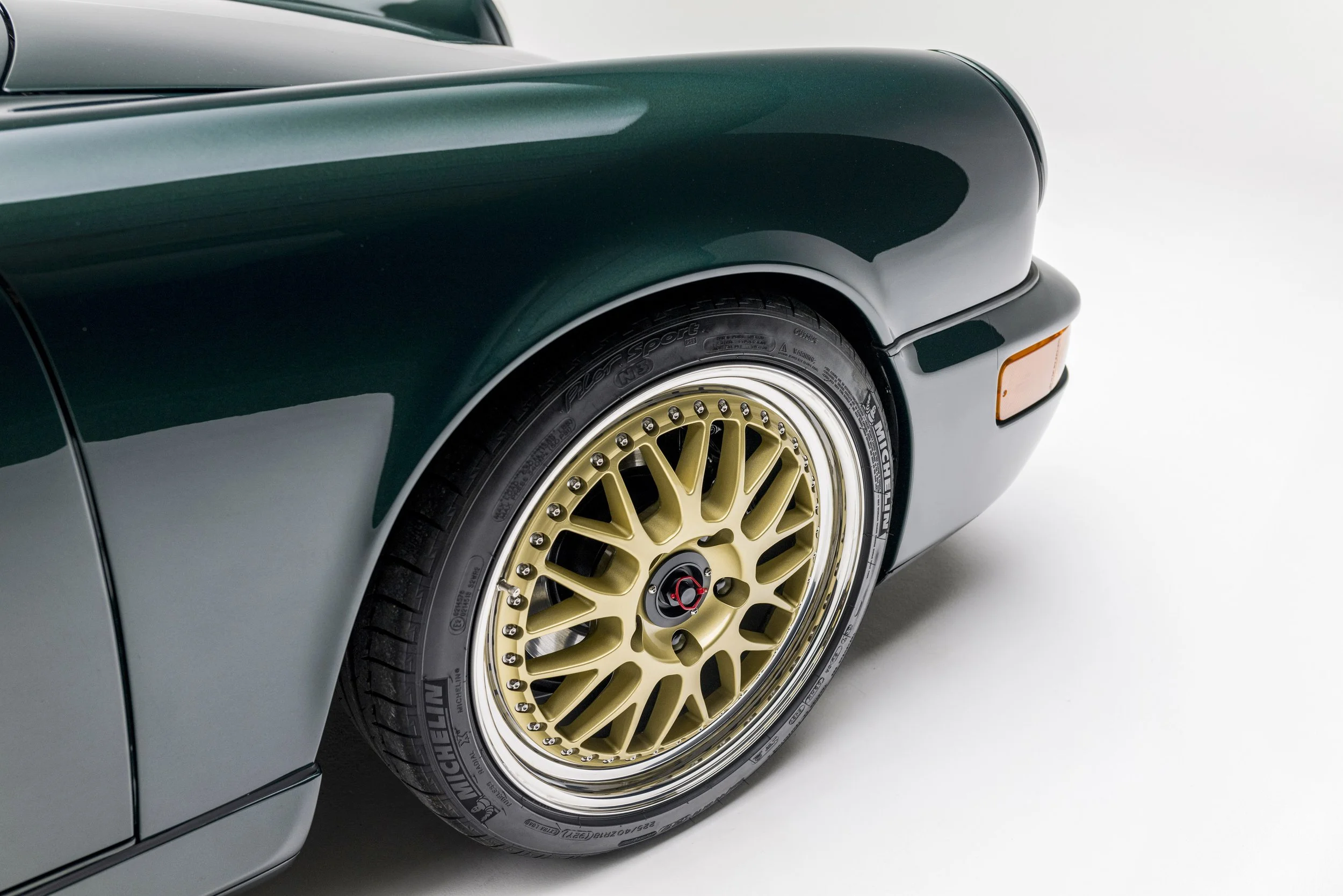 964C4_green on bbs-8.jpg