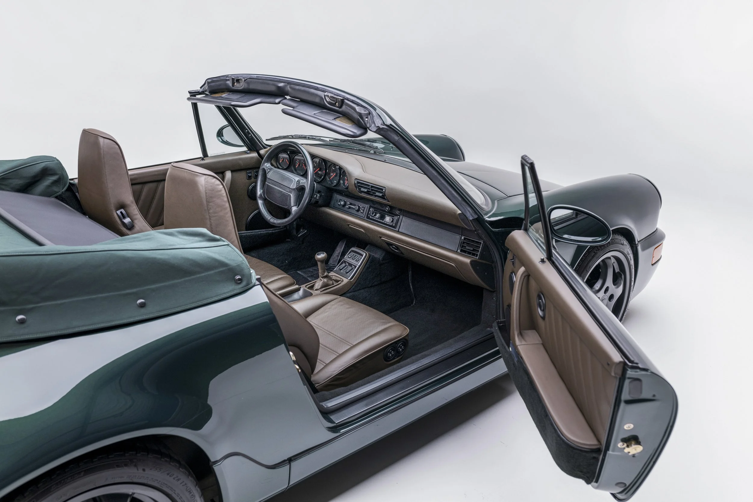 964C4_cabrio_grün-22.jpg
