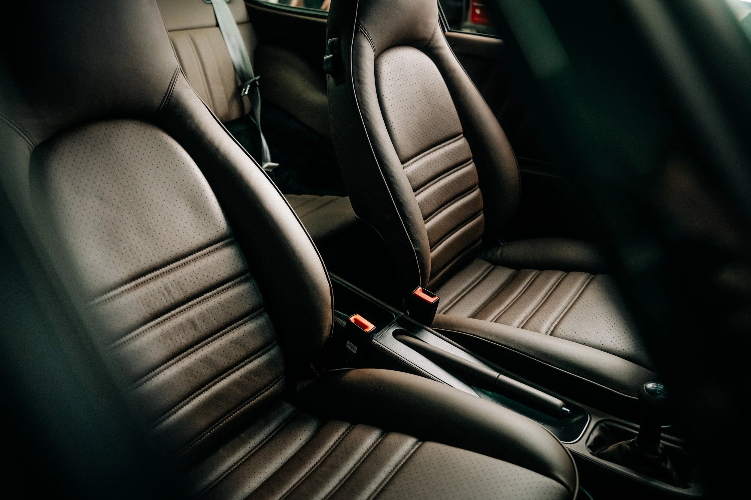 Manufaktur 964_oak green carrera 4_brown interior-07592.jpg