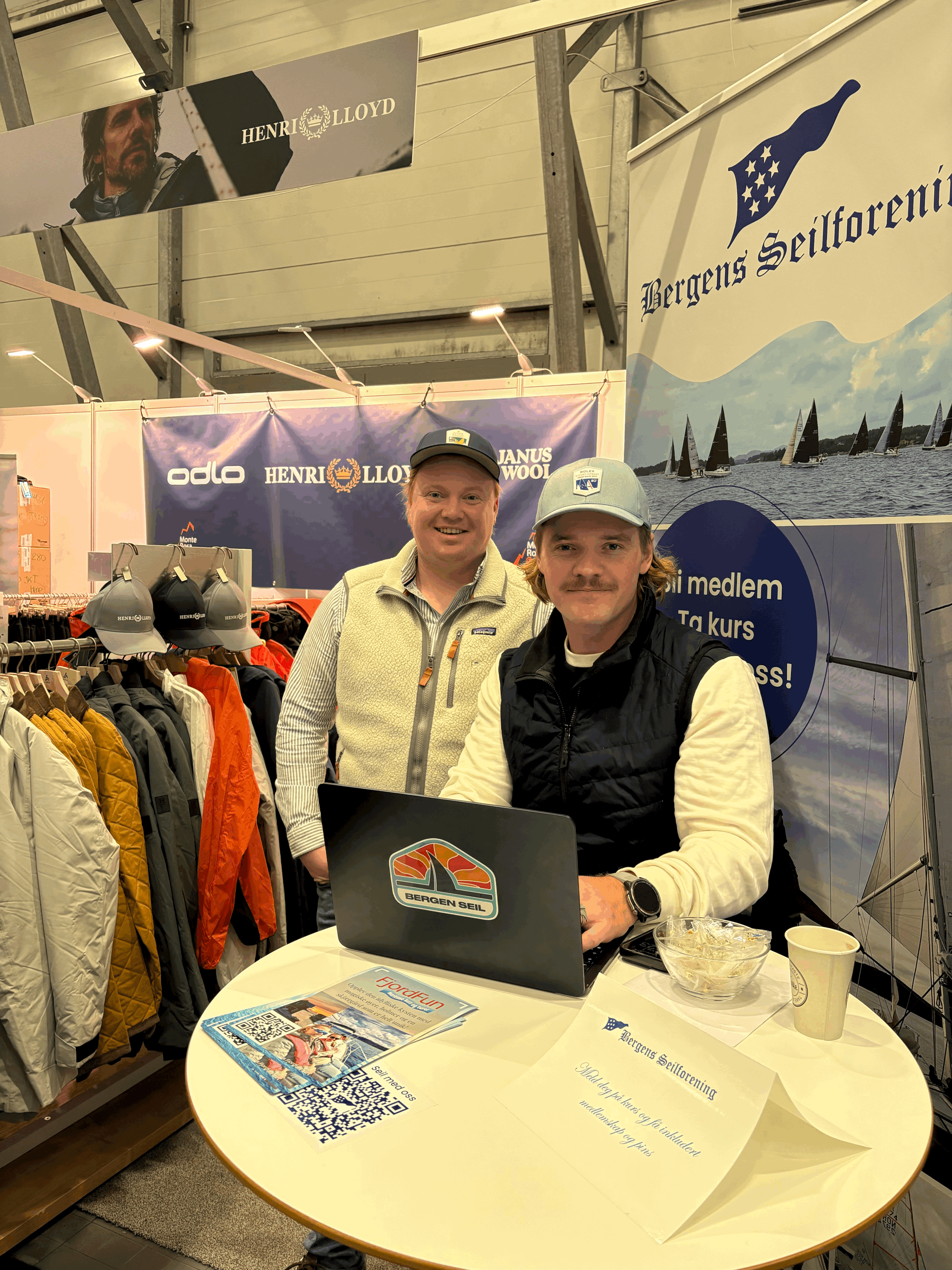 Bergens Seilforening på messen i Sotra Arena