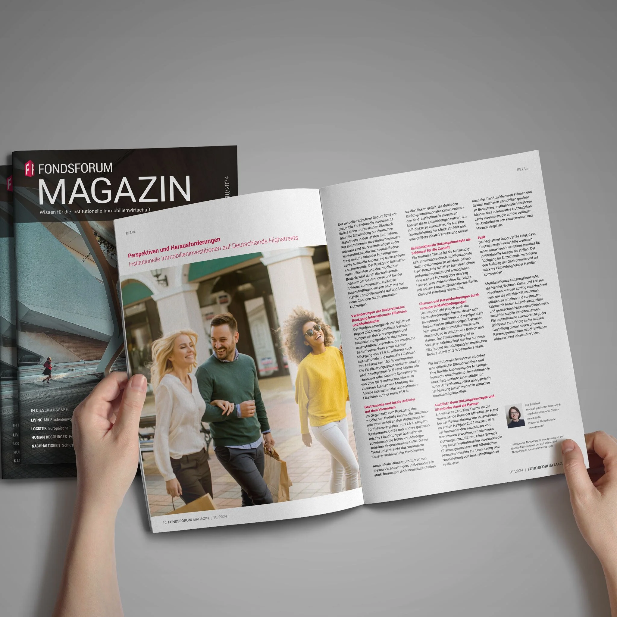 Offener Magazin mit einem Bild von drei lachenden Menschen, die draußen spazieren, und Text in deutscher Sprache.