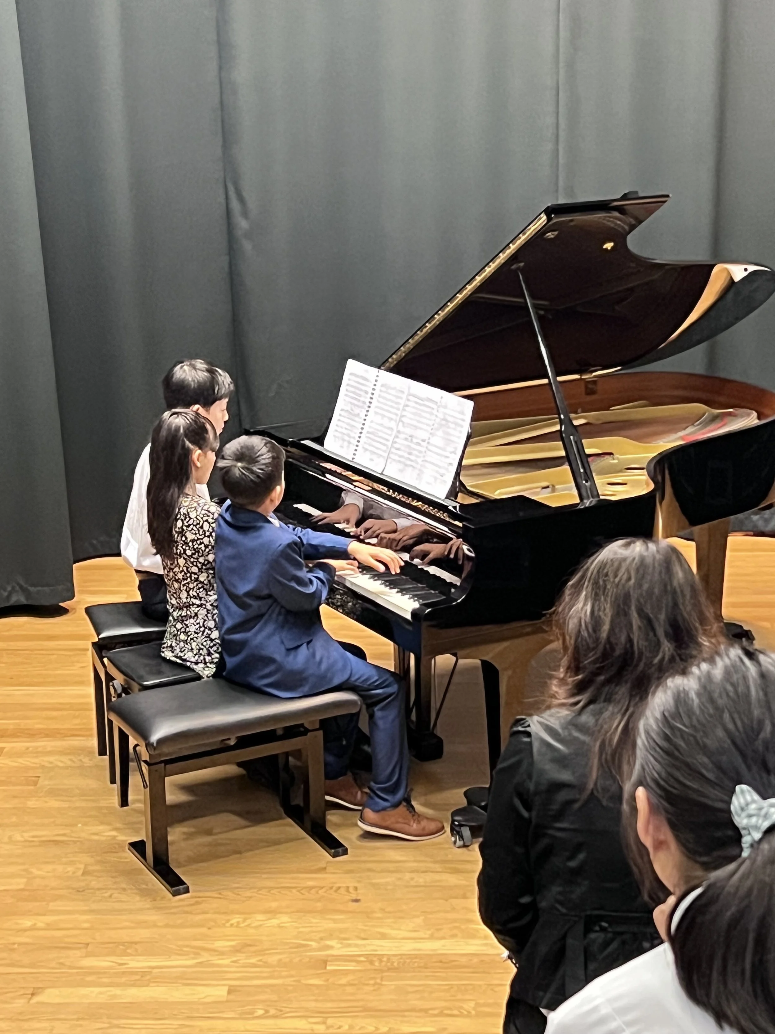 Arctic Hands on stage