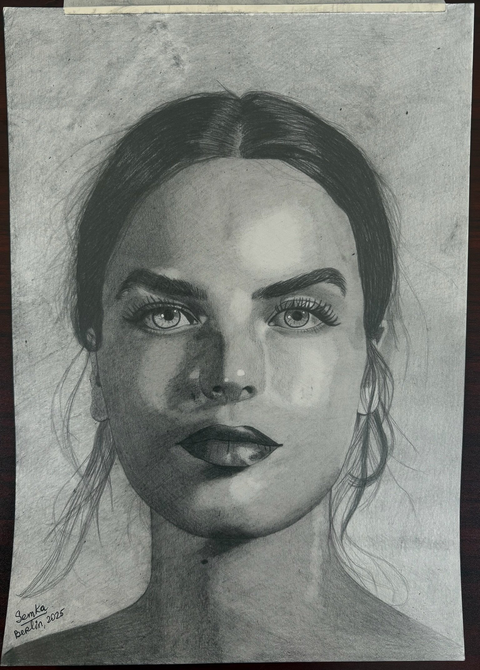 "Looking at me?", Graphite, 21 x 29,7 cm, 2025