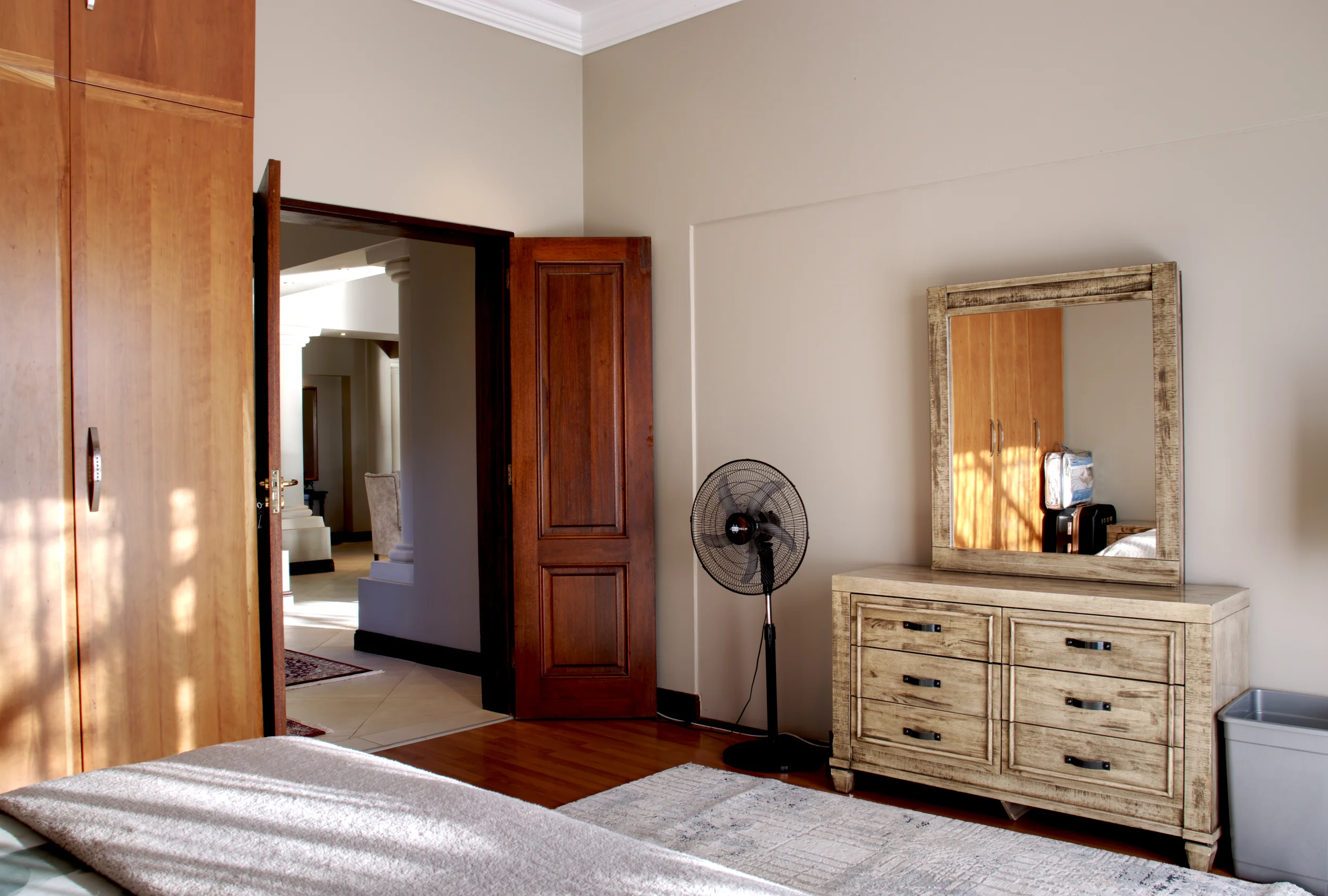 44 Guest Bedroom.webp