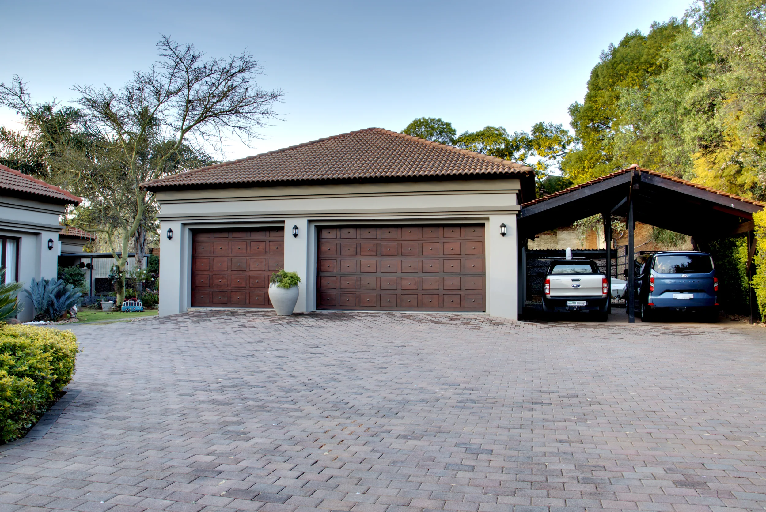 7 Garage & Car Port.webp