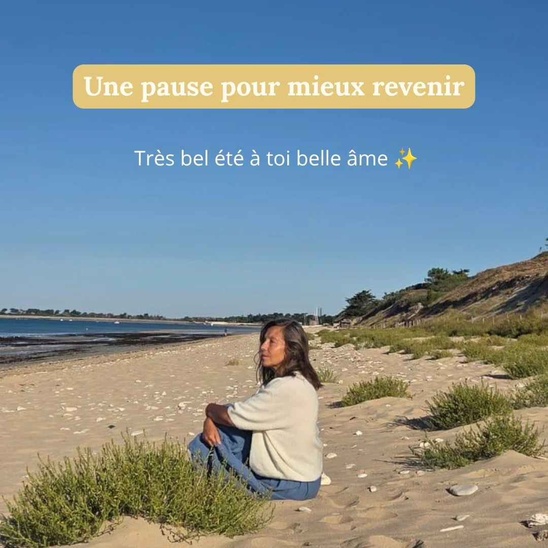💛 Ch&egrave;res Belles &Acirc;mes,

Aujourd'hui, je fais une pause.

🤍 Pas la pause pr&eacute;vue dans mon planning, une pause que la vie m'invite &agrave; prendre, plus profond&eacute;ment. Mon corps me demande du repos, du silence, du temps pour 