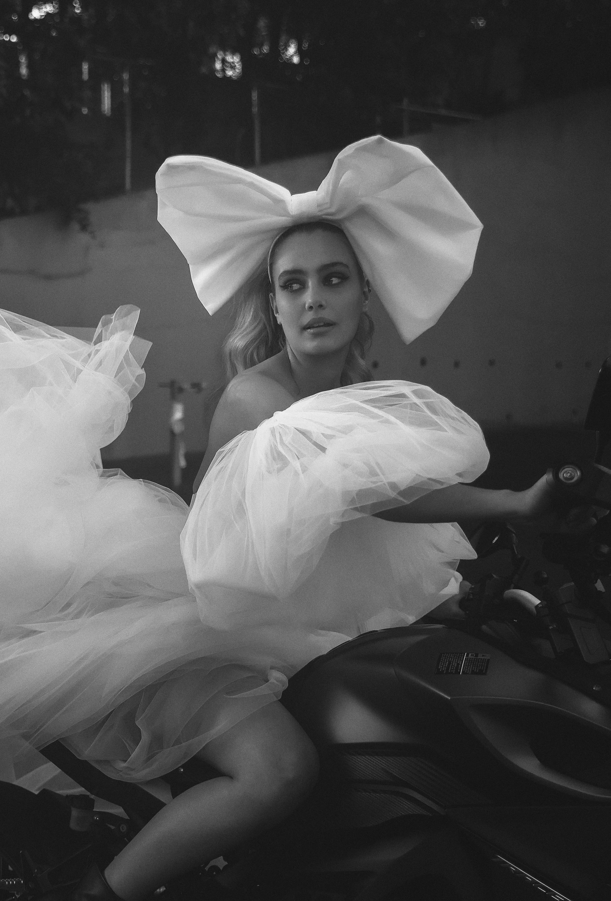 Editorial Dress 14.2 bw_9449.jpg