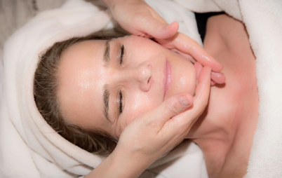 luonnollinen kasvohoito Happy Face&Mind hoitolassa