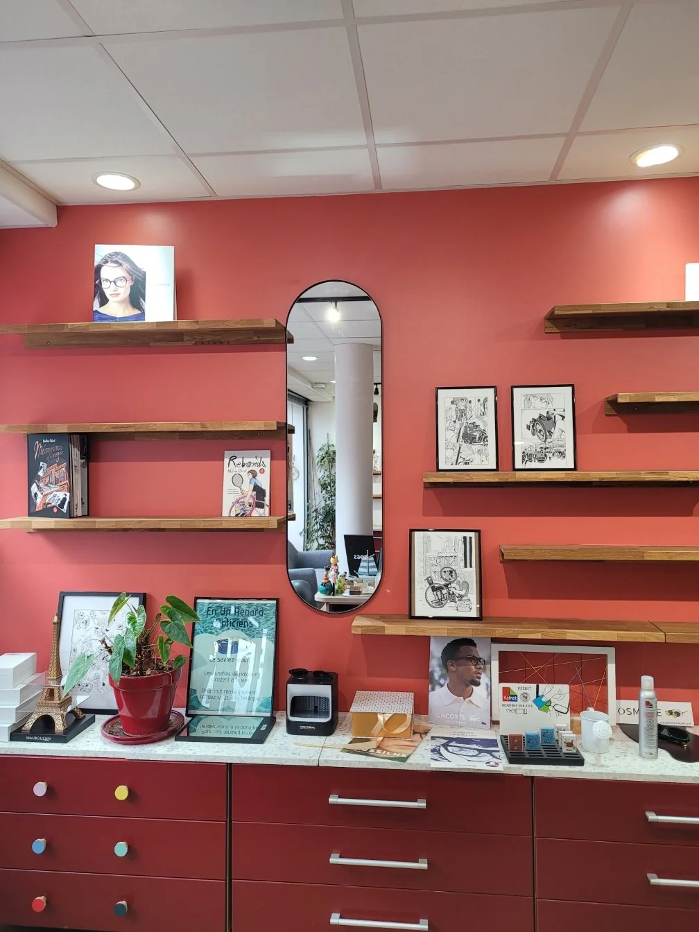 Rebonds Mur Rouge Miroir Vertical