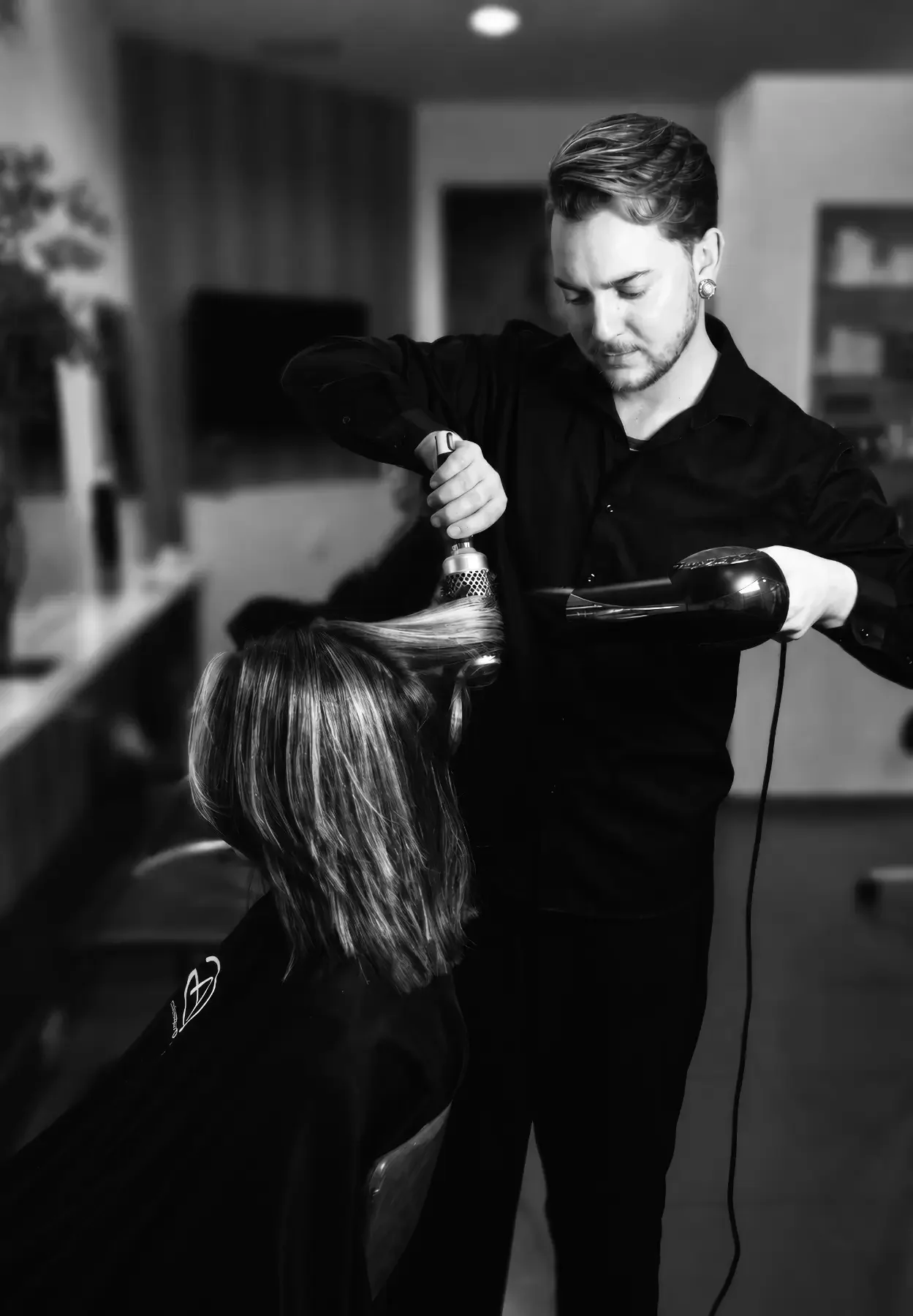 Ariane Garzareck im Salon – Inhaberin von Garzareck Coiffeur & Cosmetics in Halle (Saale).