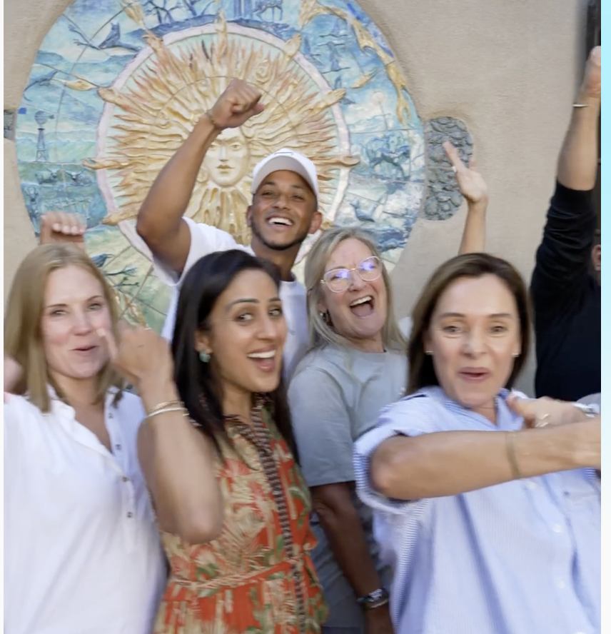 Members of vYve, called vYvers, smiling about the vYve Masterclass program.