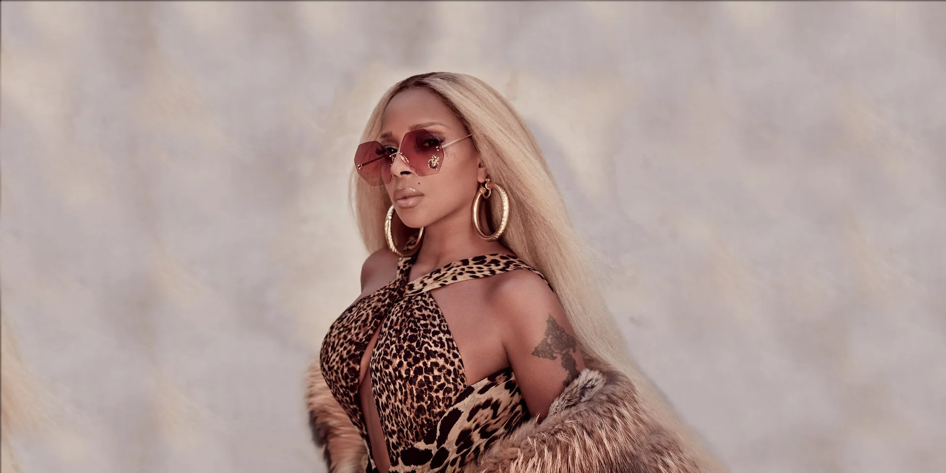 Mary J. Blige — Sun Goddess wine, Red Carpet Wines   Mary J. Blige — Sun Goddess vinho, Red Carpet Wines