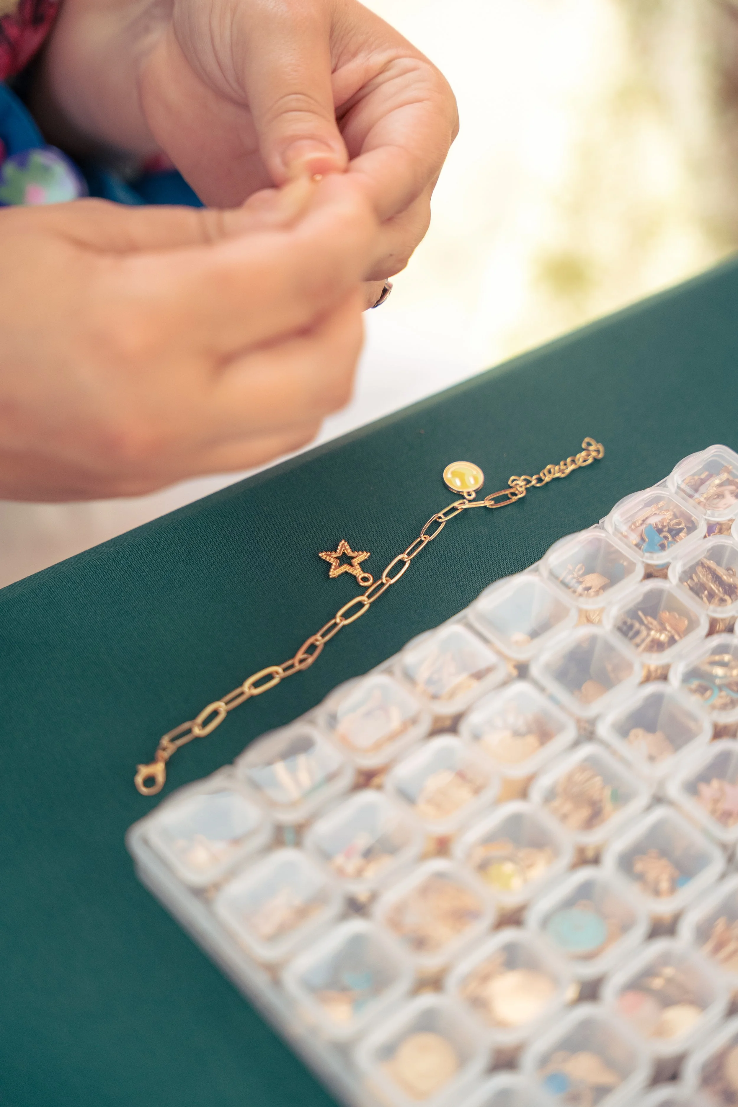 Atelier de confection de bracelets