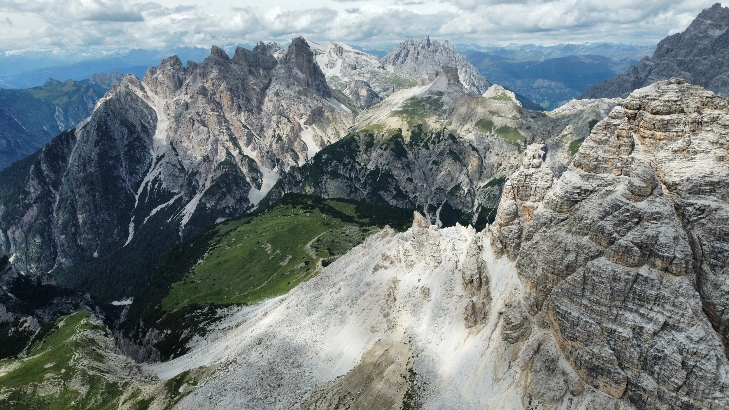 dji_fly_20250627_144932_370_1751028642074_photo_optimized (1).jpg