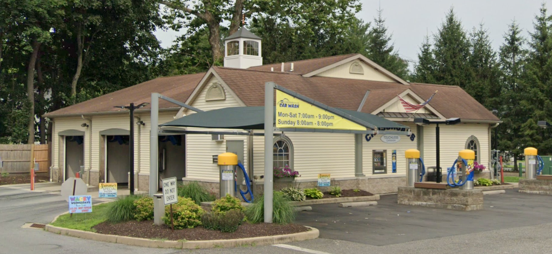 Crossroads Car Wash. Automated Car wash facility located in Bethel, CT with three wash bays. Two touchless bays and One soft wash bay. Featuring vacuums, Bundled Wash Deal and other promotions. Fast, convenient and effective car washes every visit.