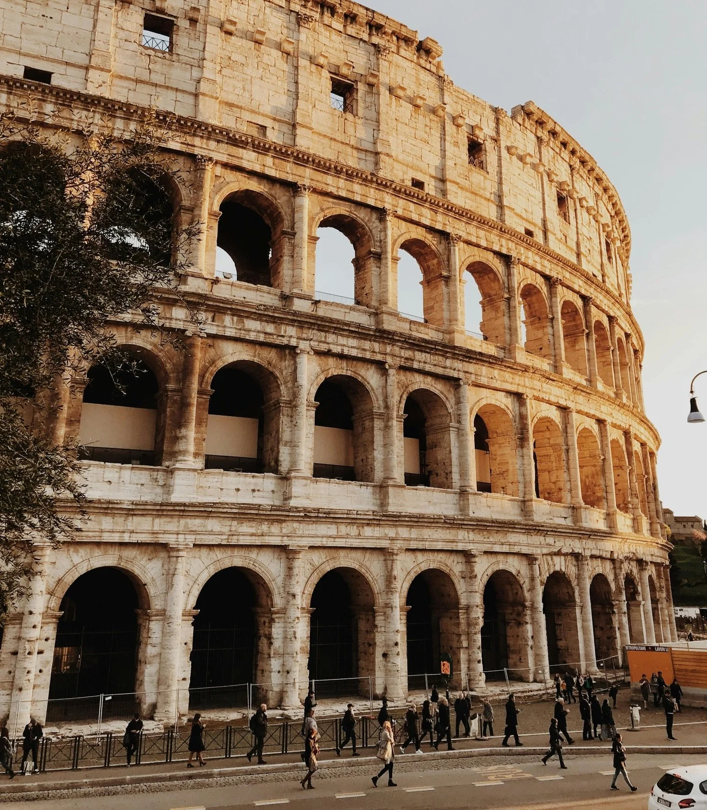 Still dreaming of ancient wonders? 🏛️ Step into the mighty Colosseum, Rome&rsquo;s iconic arena where gladiators once battled! Let IschiaIntaxi whisk you there hassle-free &ndash; private transfers, tours, and insider tips included. Who&rsquo;s read