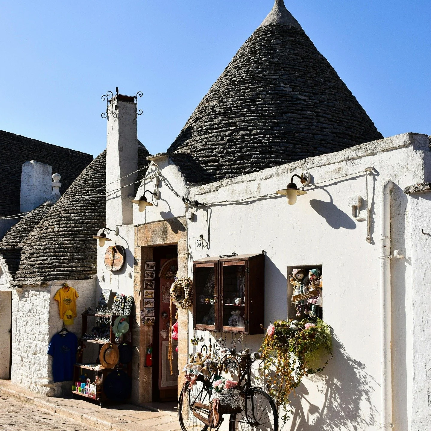 Discover Alberobello's magical trulli with Ischiaintaxi! 🇮🇹 Explore UNESCO-listed Rione Monti, Trullo Sovrano, and Siamese Trulli on a private tour from anywhere in Italy. Safe, comfortable rides to Puglia's fairy-tale gem&mdash;door-to-door, 24/7.