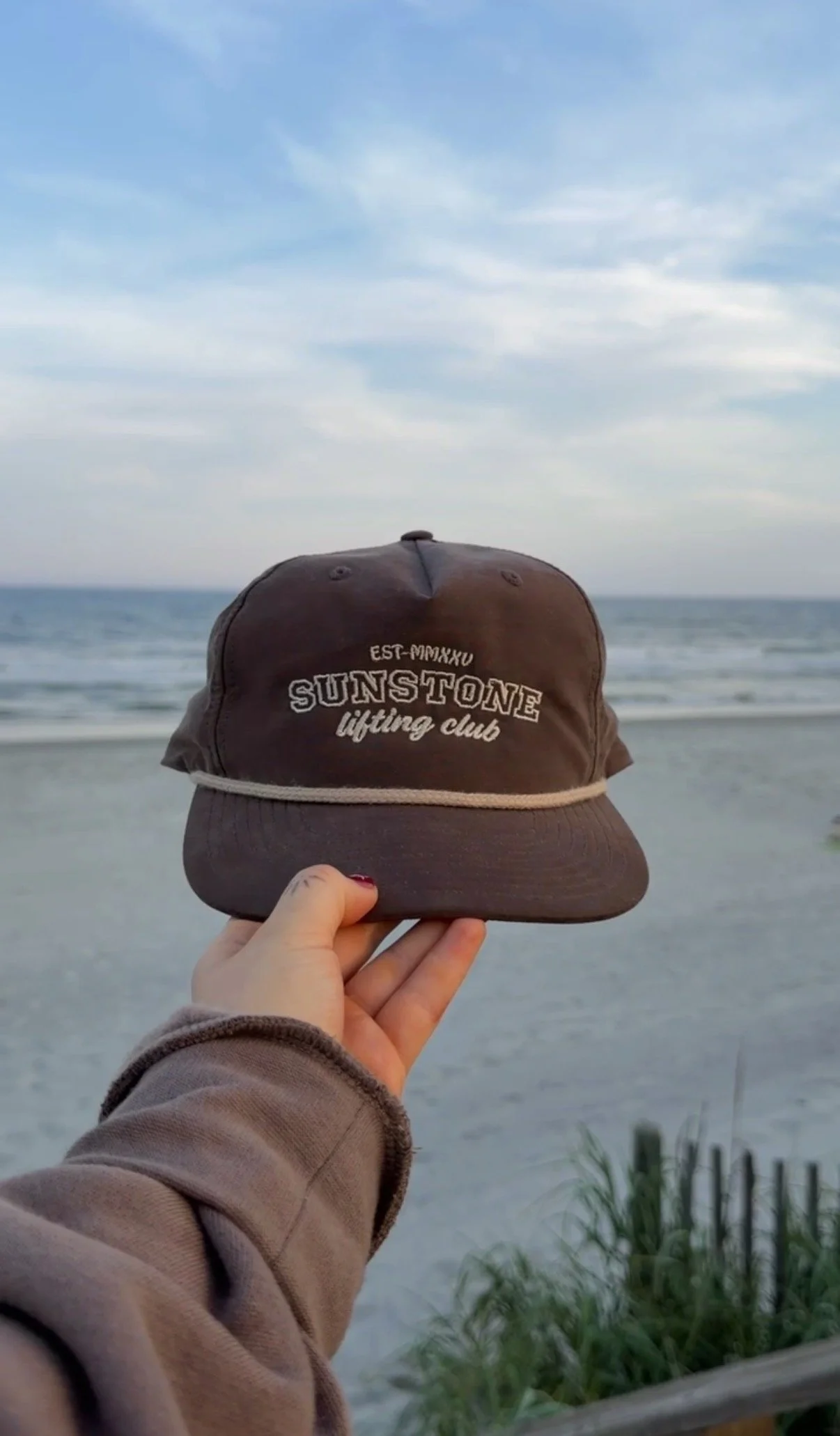 lifting club rope hat