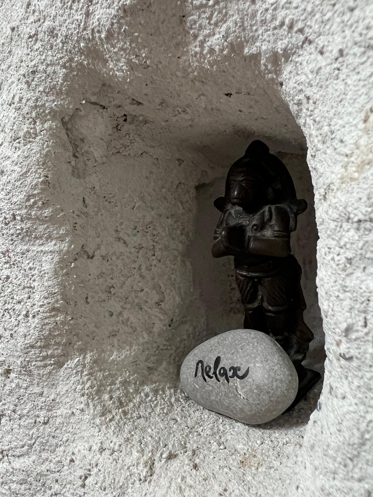 Relax pebble and statue.JPG