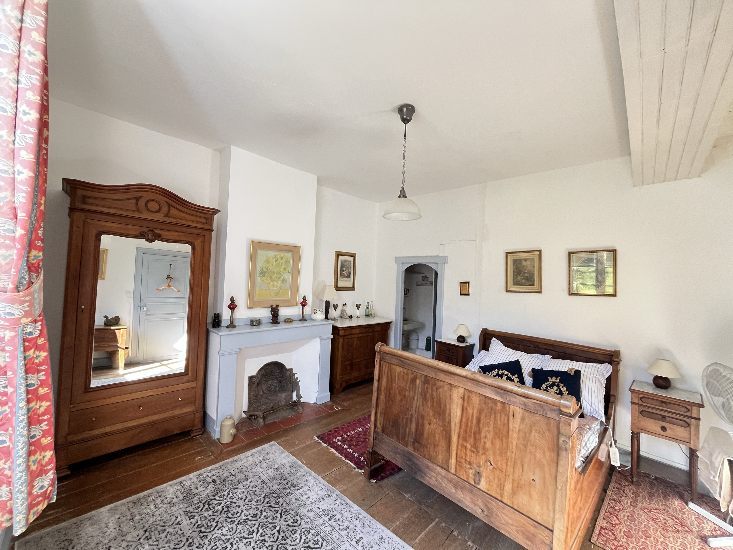 Ensuite Room Mantlepiece