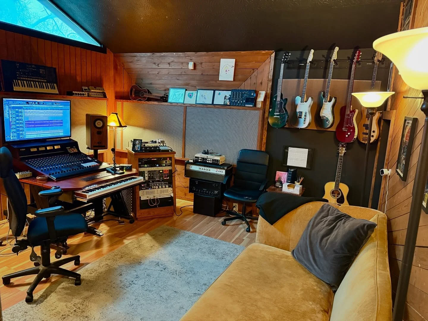 Well apparently I&rsquo;ve been in this studio for four years now and that just doesn&rsquo;t seem right. As much as I miss my old studio I don&rsquo;t think grateful is an apropos enough word to describe my feelings towards this room and @pentavarit