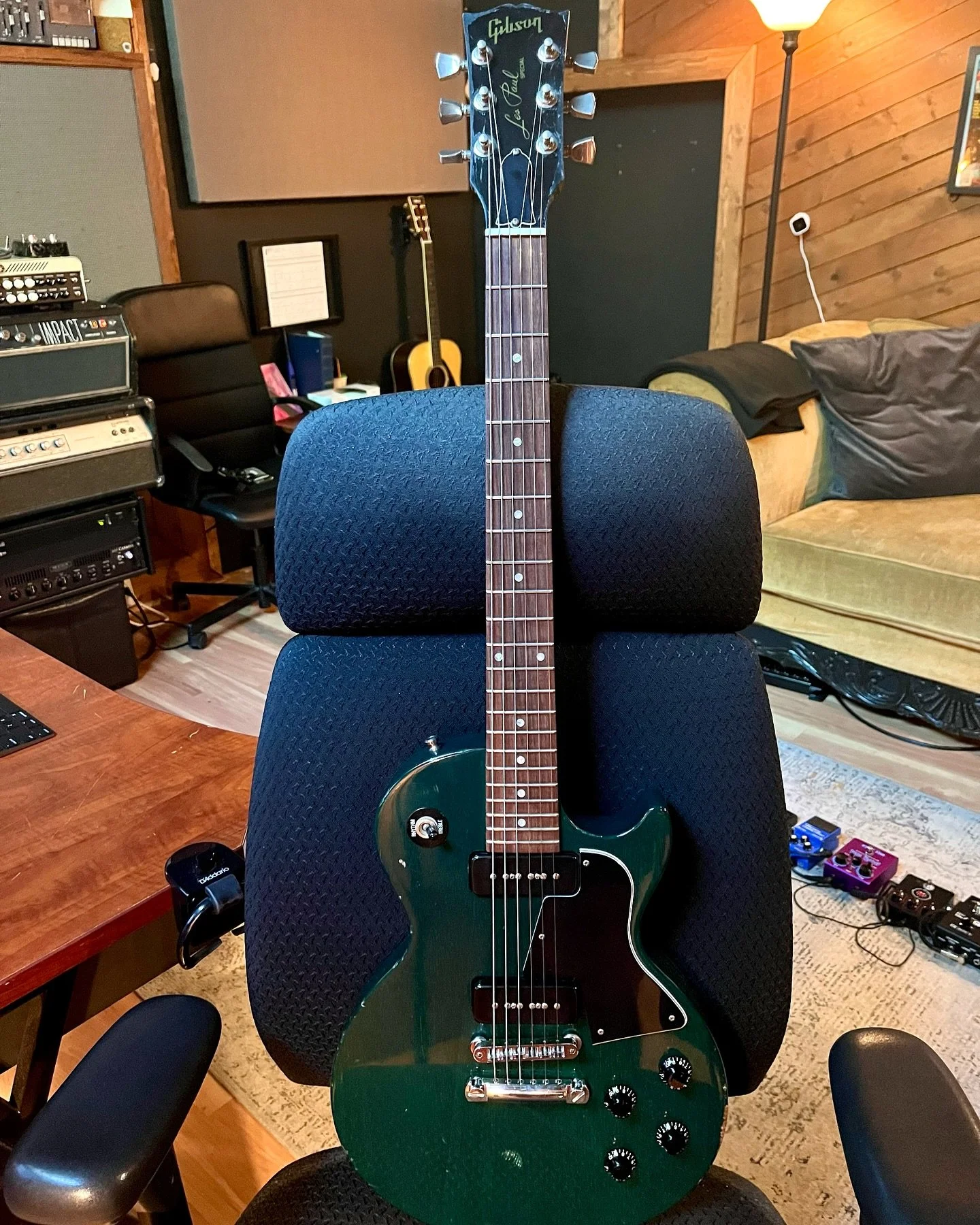 Well this is a new one for me. New guitar day? New guitar day. Thanks to my buddy @jlynnjohnston for facilitating.