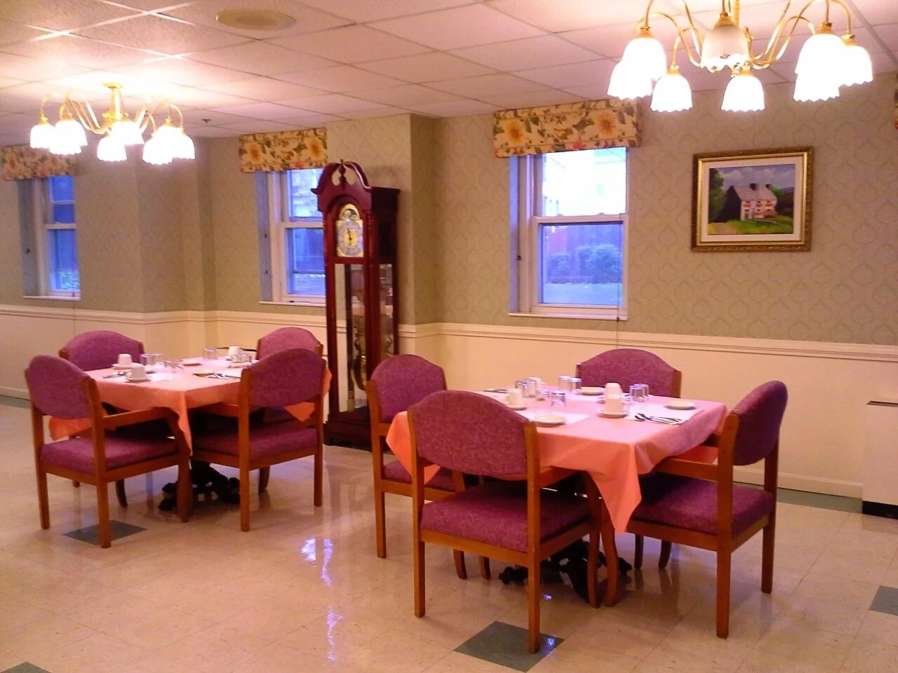 dinning room.JPG
