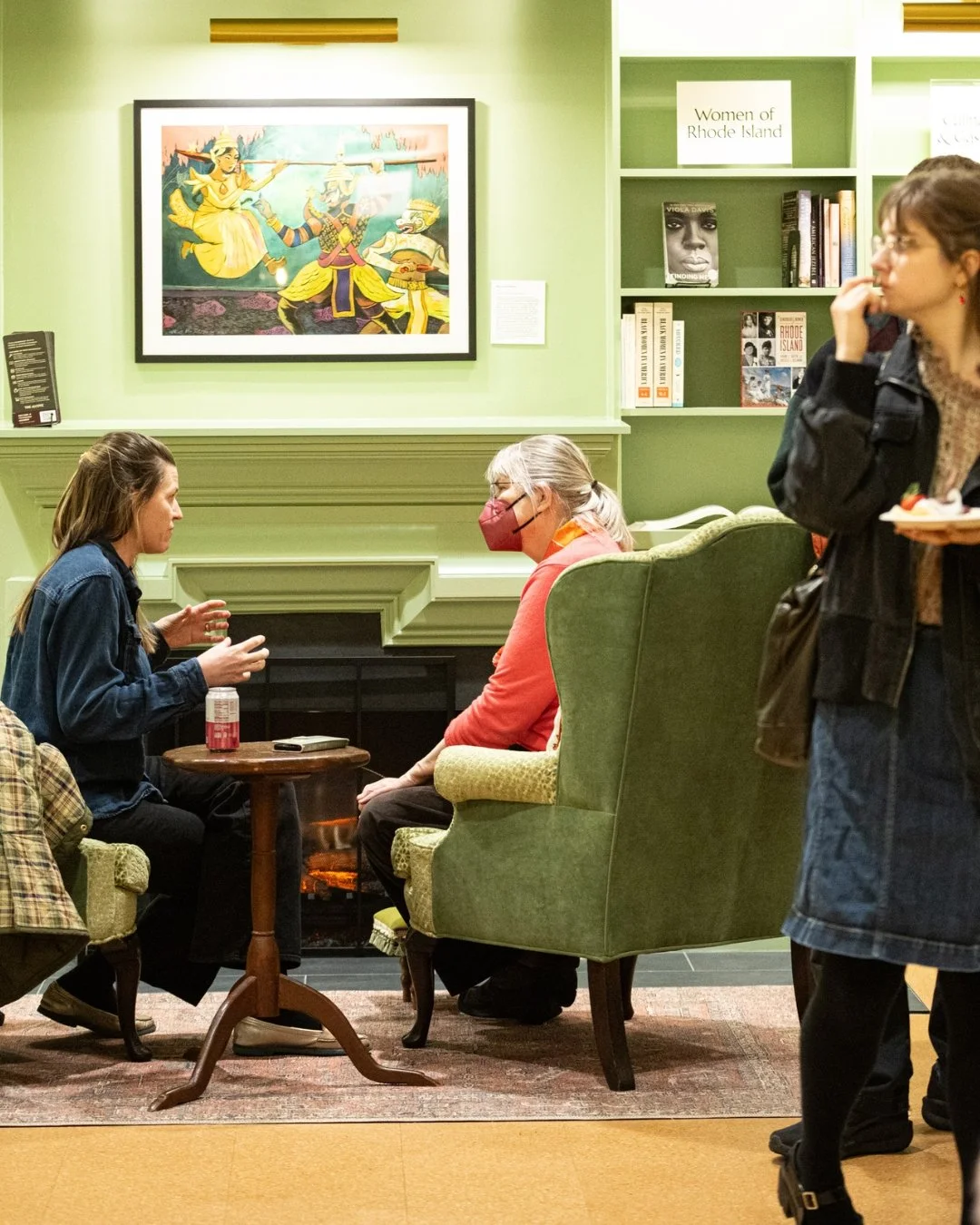 Your new favorite spot to slow down is free and open to the public. 📖

Browse shelves dedicated to women and gender expansive people, sink into a chair by the cozy mantle place, and let yourself get lost for a bit.

The Alcove is waiting for you.

?