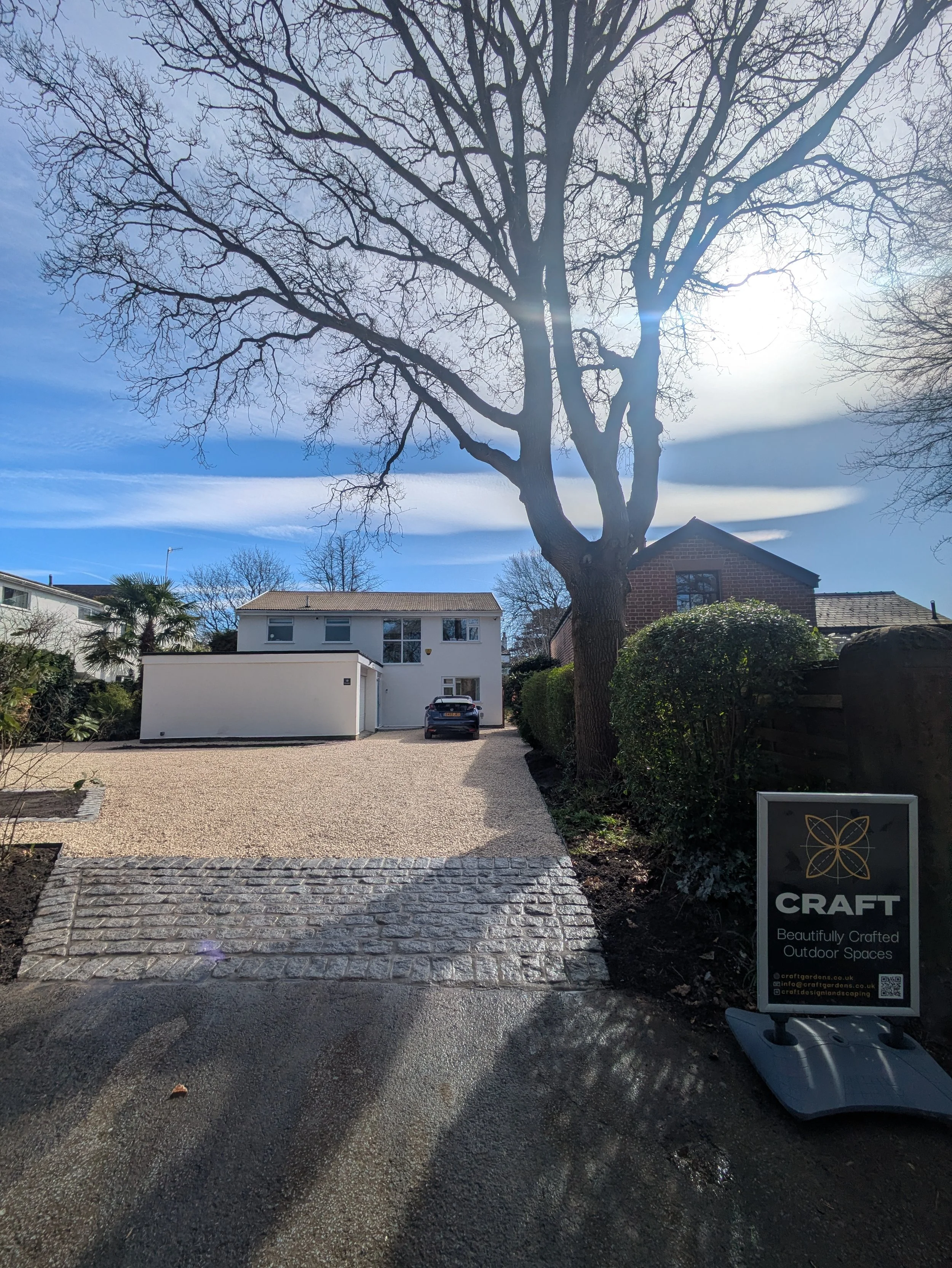 Front Drive. Large oak with TPO