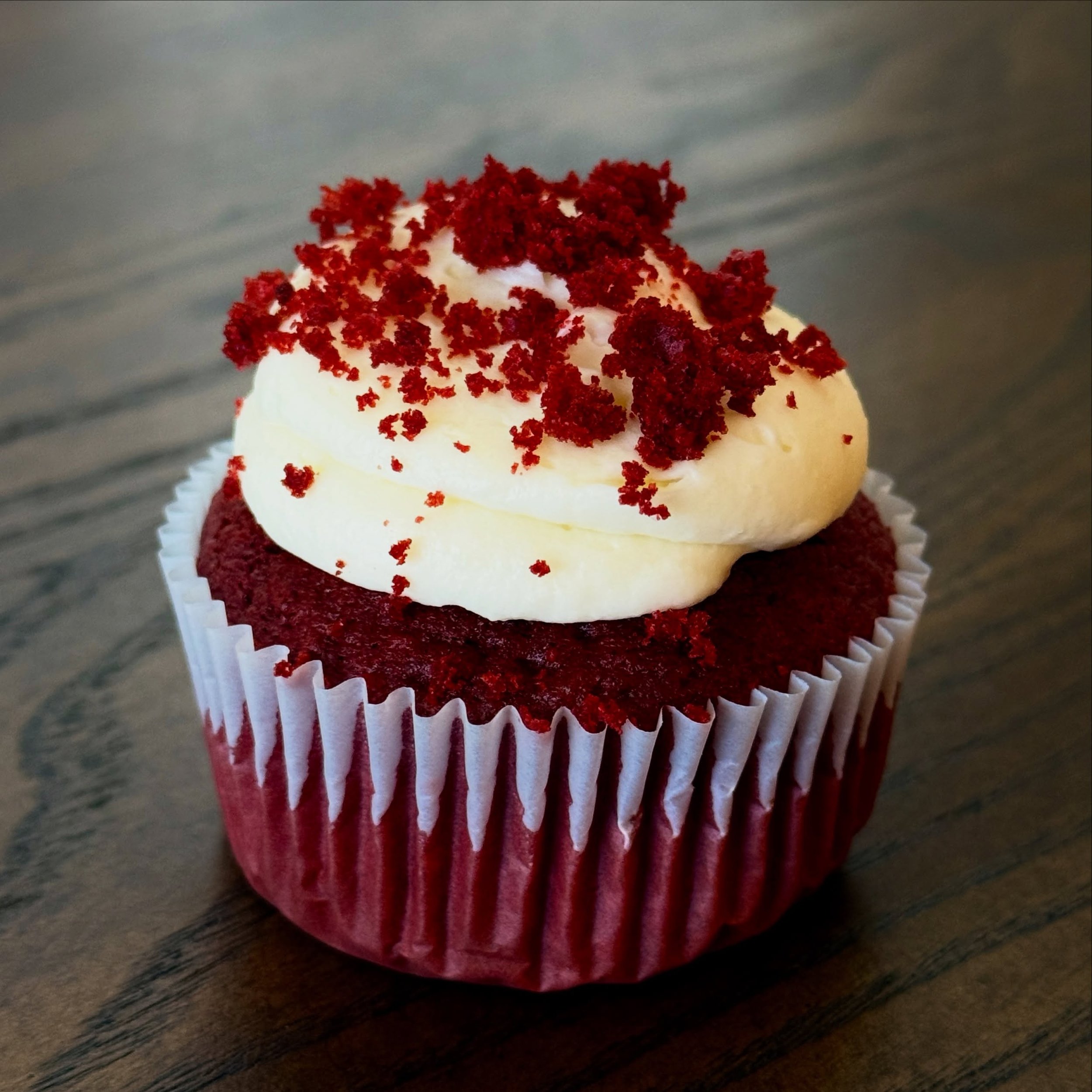 Try our red velvet cupcakes! Order now at sabrosadesserts.com.
.
.
.
.
.
#sabrosa #sabrosadesserts #sweets #redvelvet #cupcakes