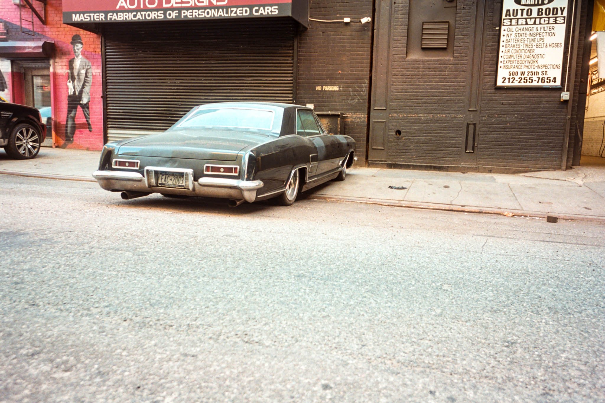 FILM_PHOTOGRAPHY_VINTAGE_CAR_CHELSEA_WORKSHOP.jpg