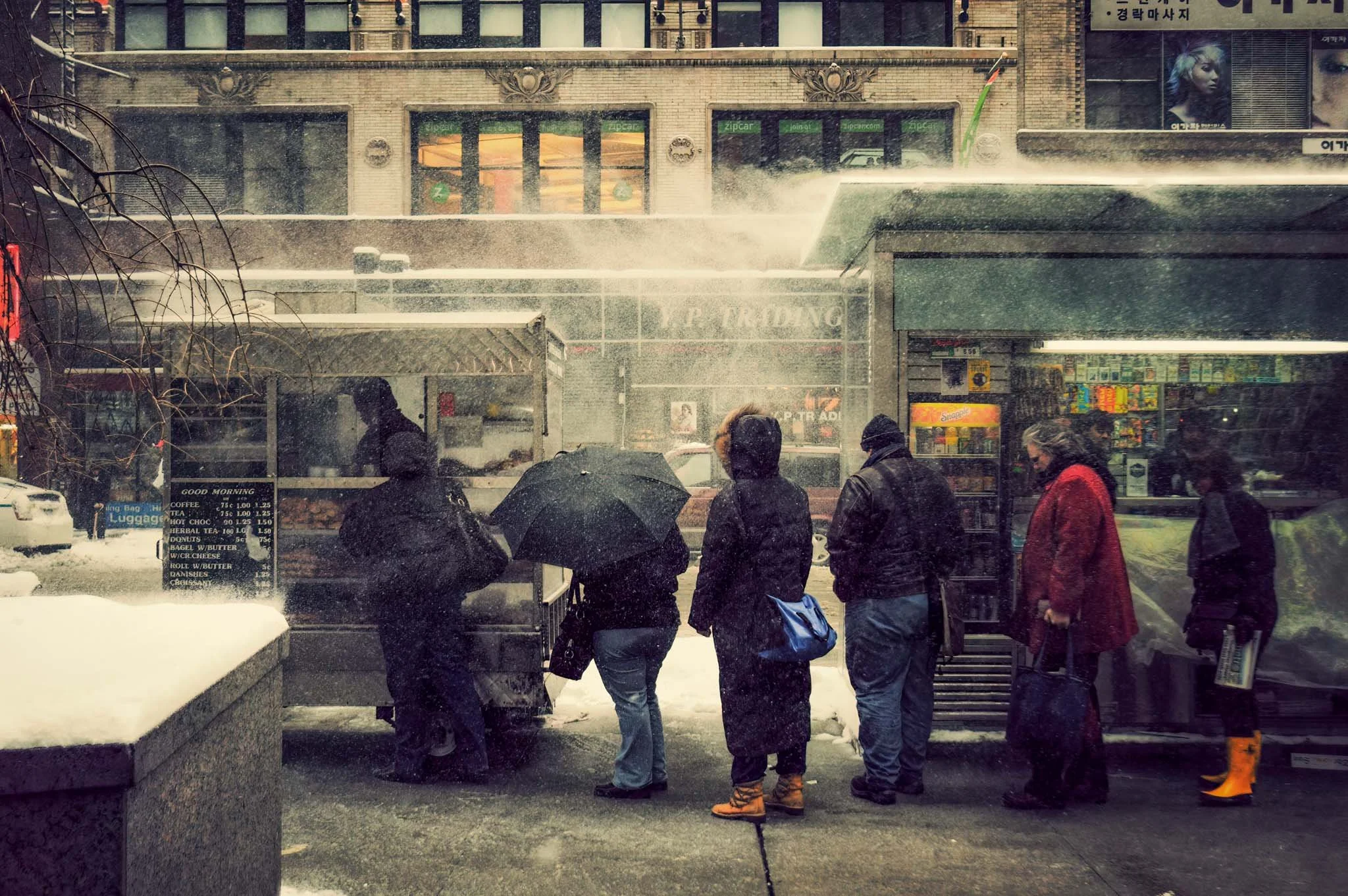 NEW_YORK_DIGITAL_STREET_PHOTOGRAPHY_COFFEE_CART.jpg