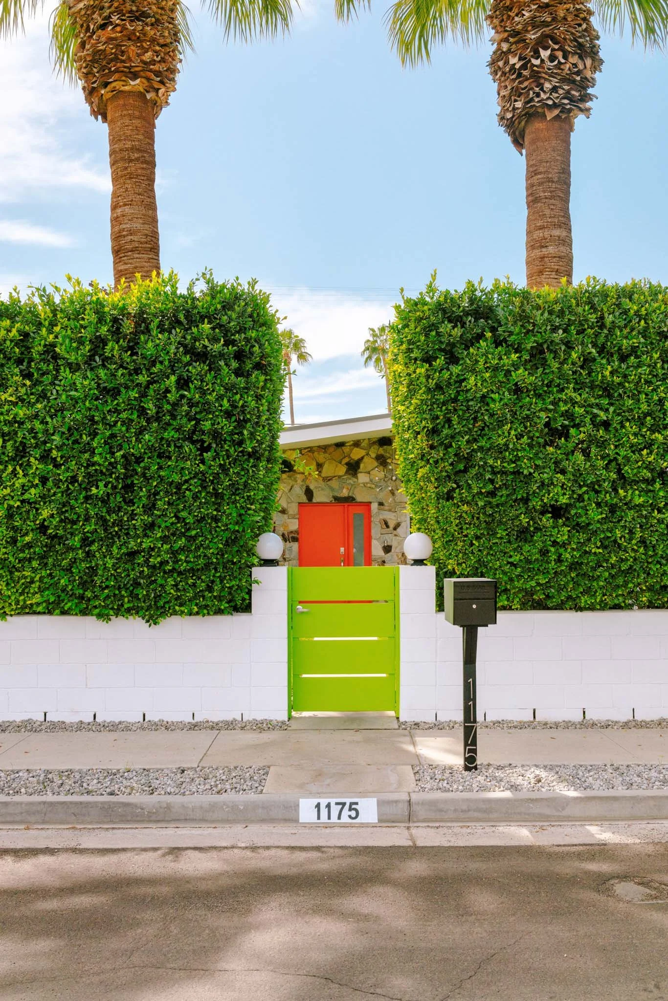 PALM_SPRINGS_GREEN_GATE.jpg
