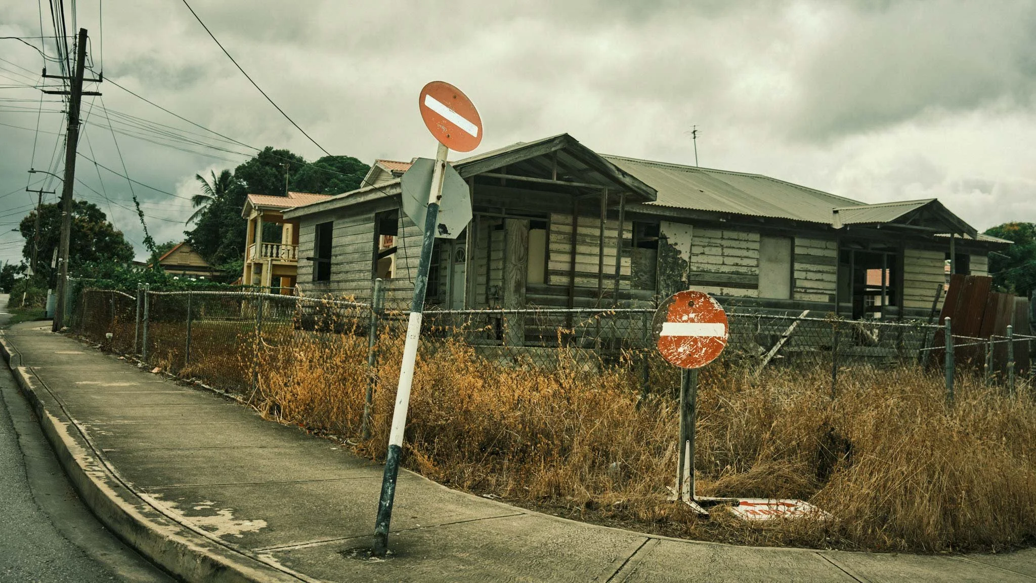 BARBADOS_NO_ENTRY_SIGNS_STREET_DAVID_PEXTON_PHOTOGRAPHY.jpg