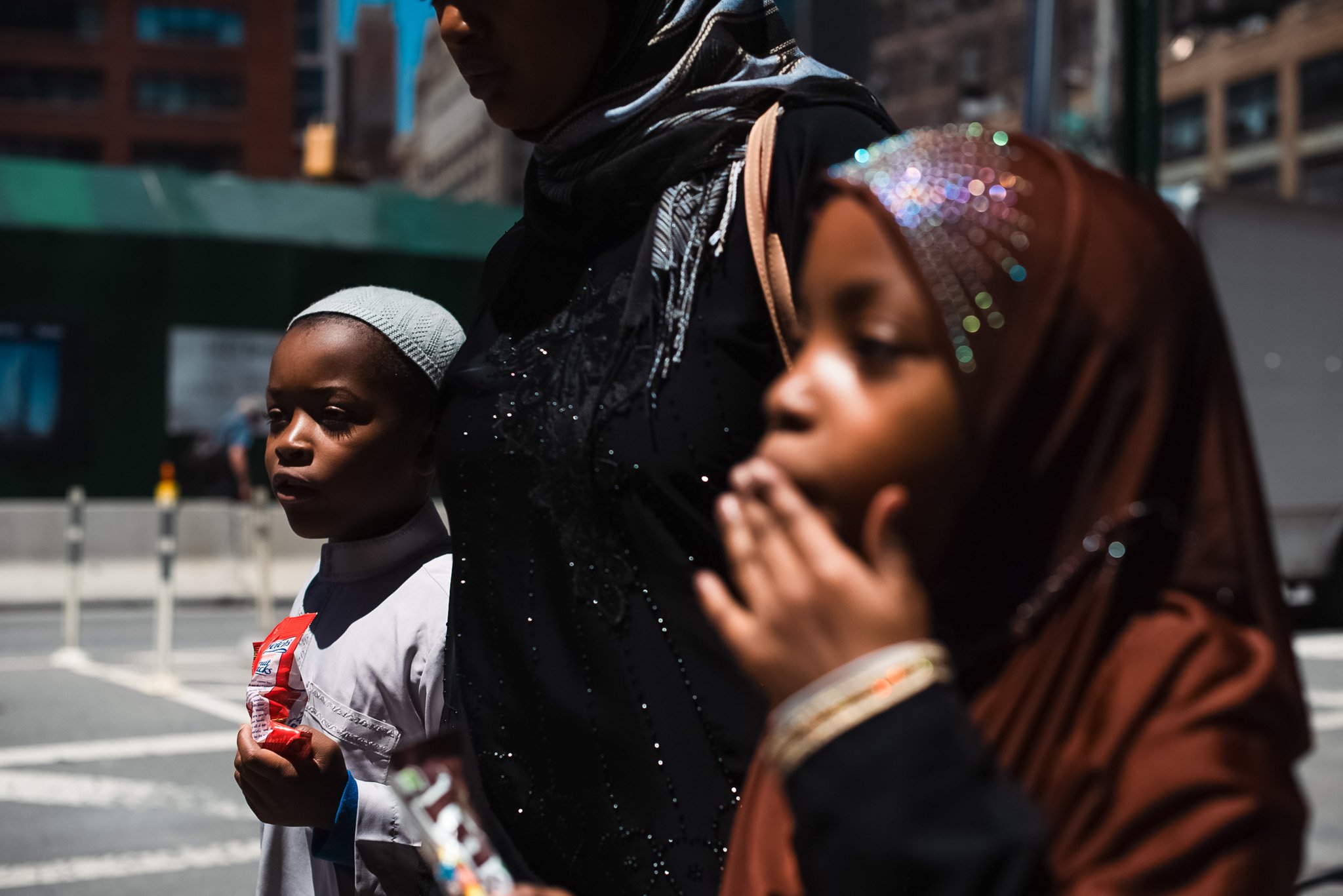NEW_YORK_DIGITAL_STREET_PHOTOGRAPHY_CHILDREN_HIJABS.jpg